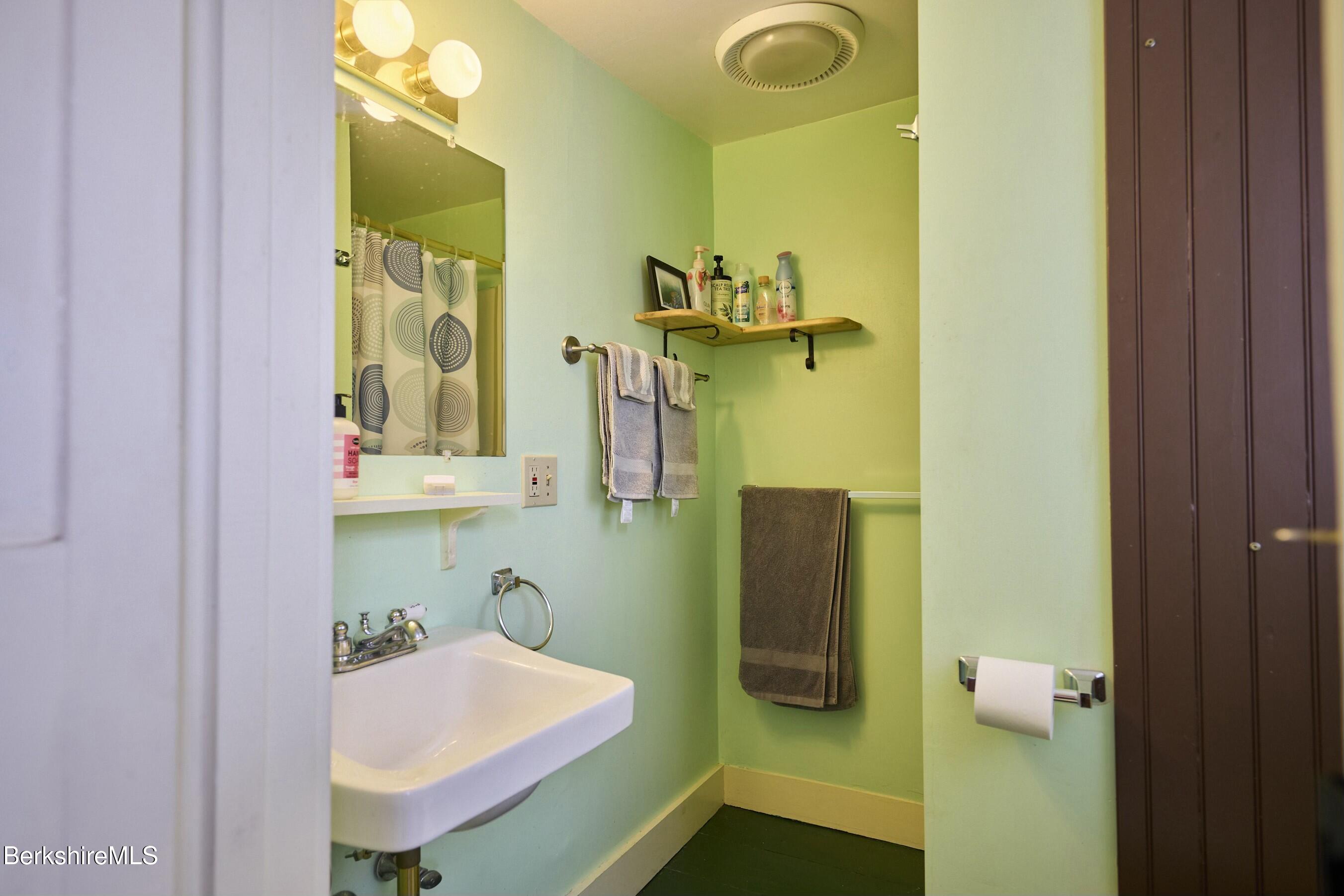 220 N Plain Rd, Great Barrington, Massachusetts image 29