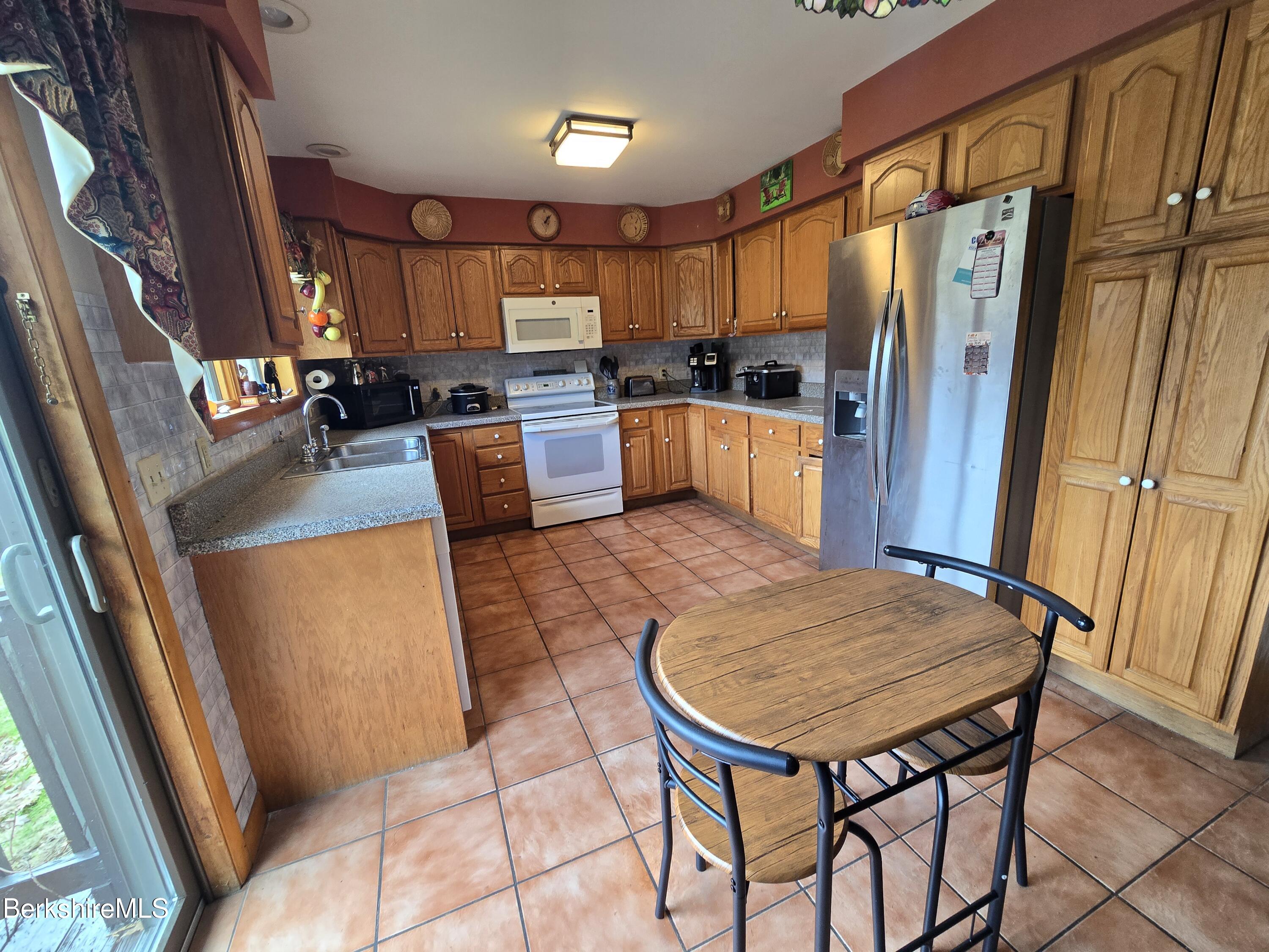 166 Orchard St, Adams, Massachusetts image 15