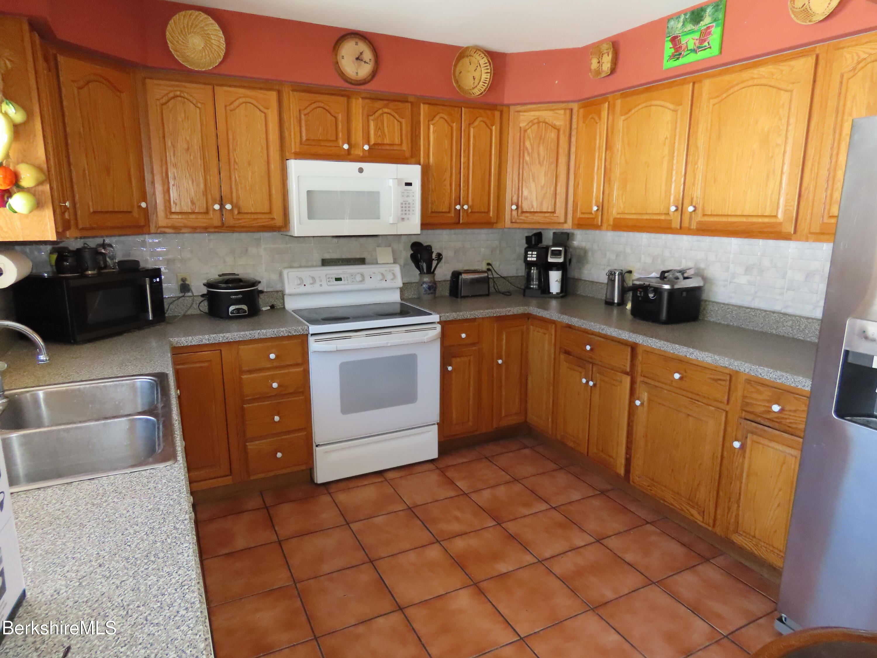 166 Orchard St, Adams, Massachusetts image 12