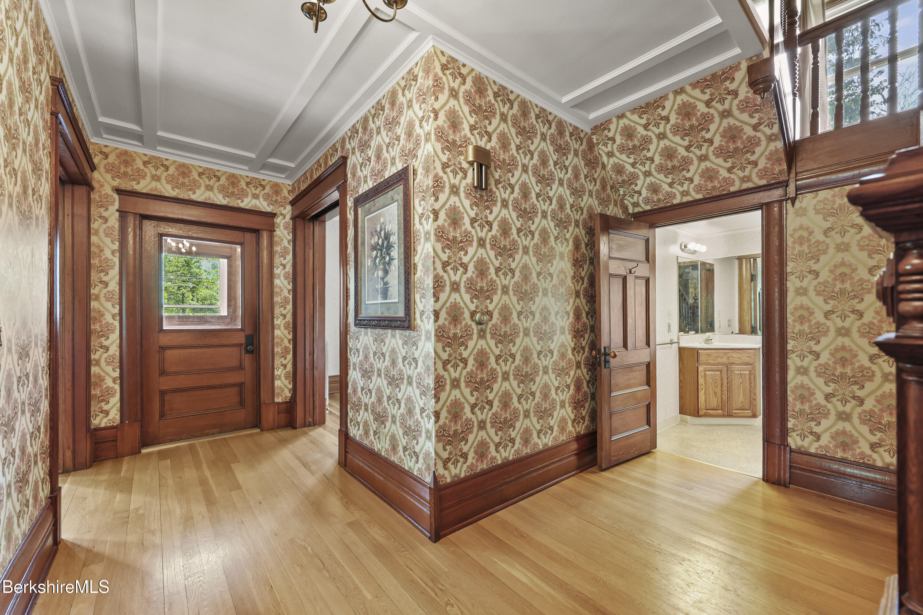 855 Massachusetts Ave, North Adams, Massachusetts image 9