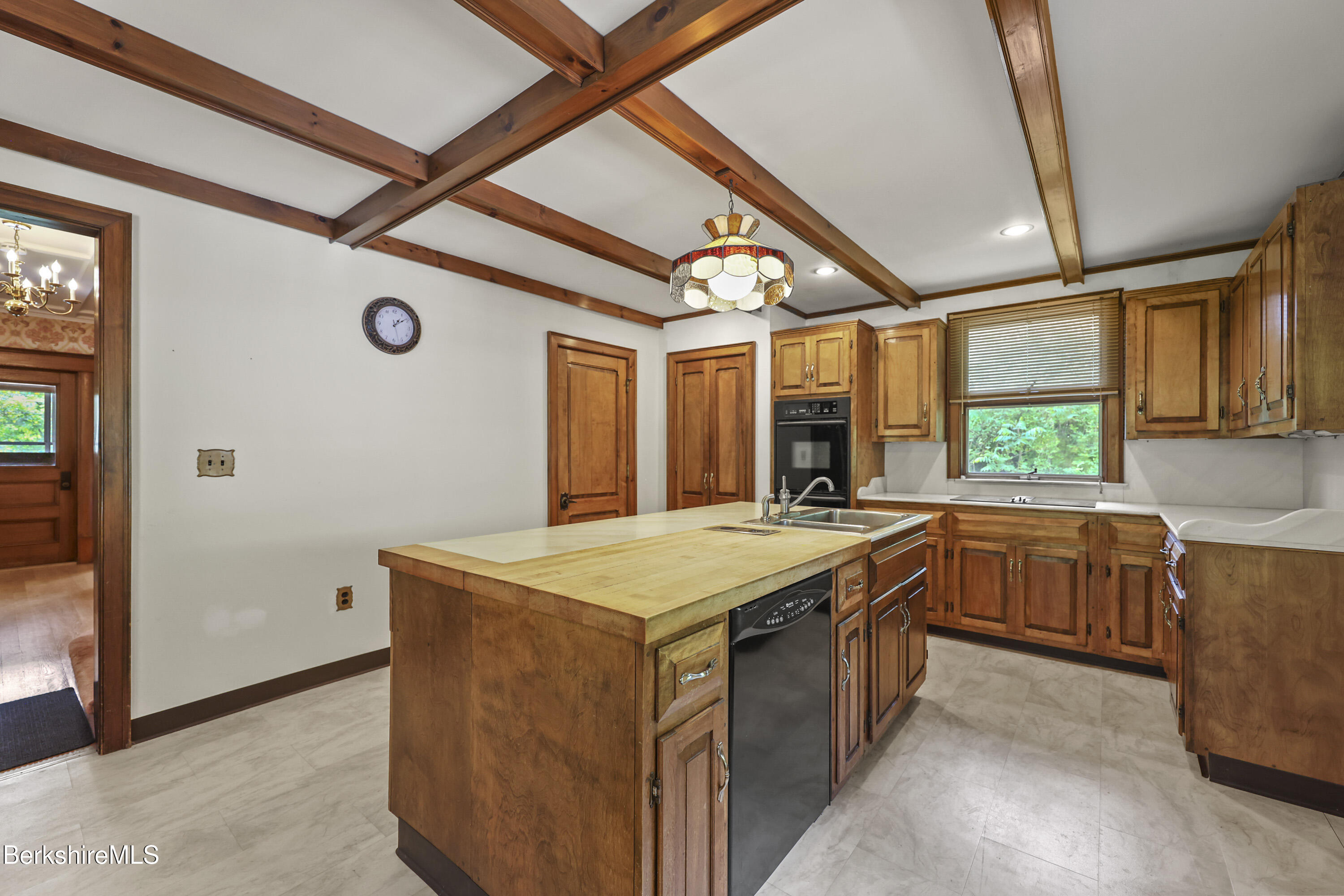 855 Massachusetts Ave, North Adams, Massachusetts image 25