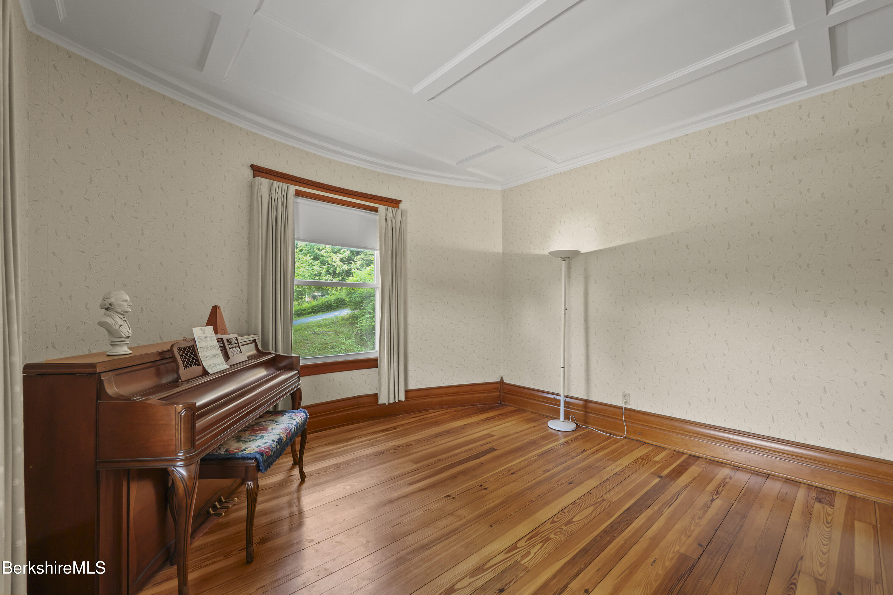 855 Massachusetts Ave, North Adams, Massachusetts image 34