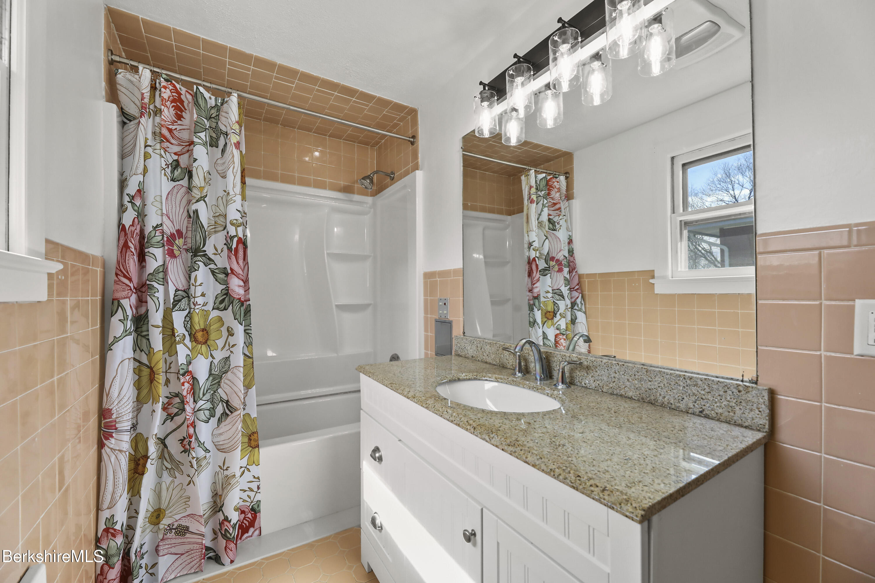 513 Church St, North Adams, Massachusetts image 34