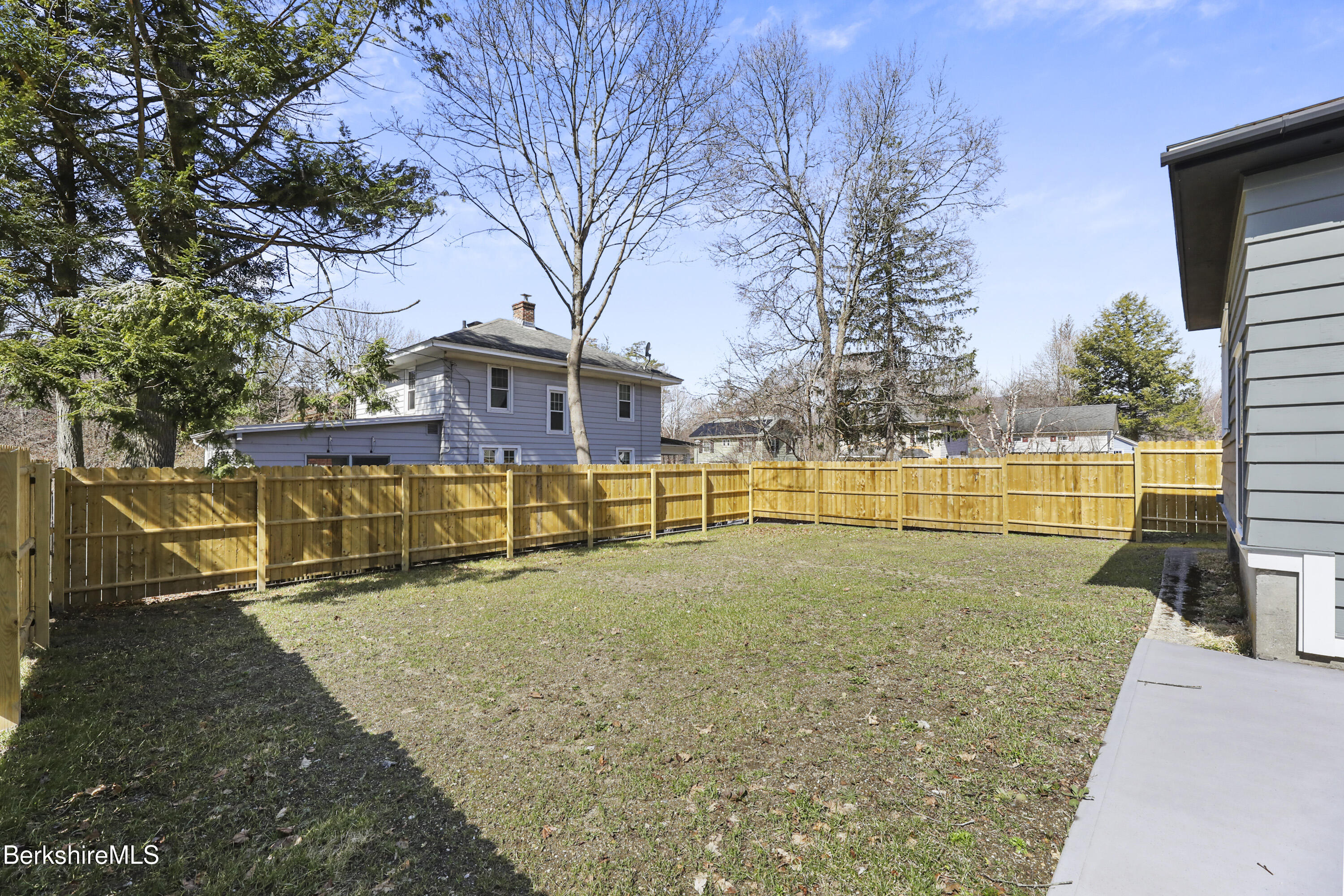 513 Church St, North Adams, Massachusetts image 38