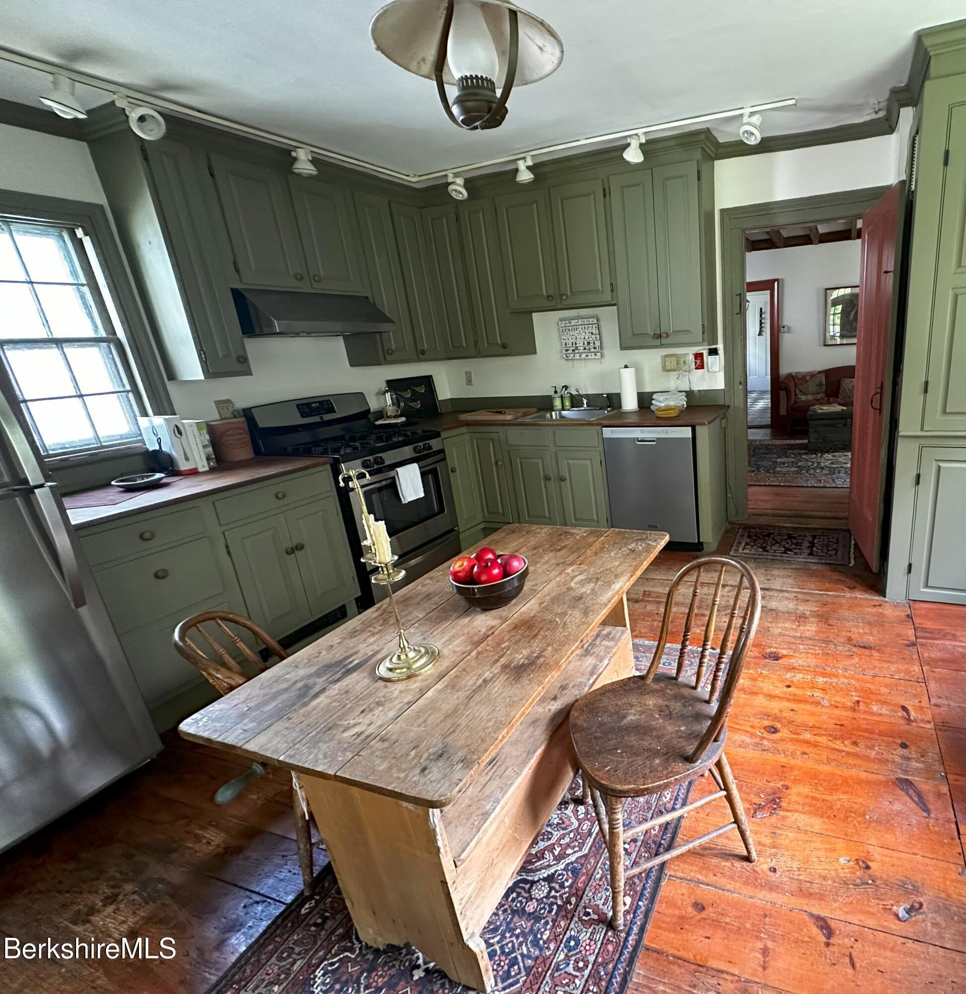 3 & 5 Swamp Rd, West Stockbridge, Massachusetts image 13