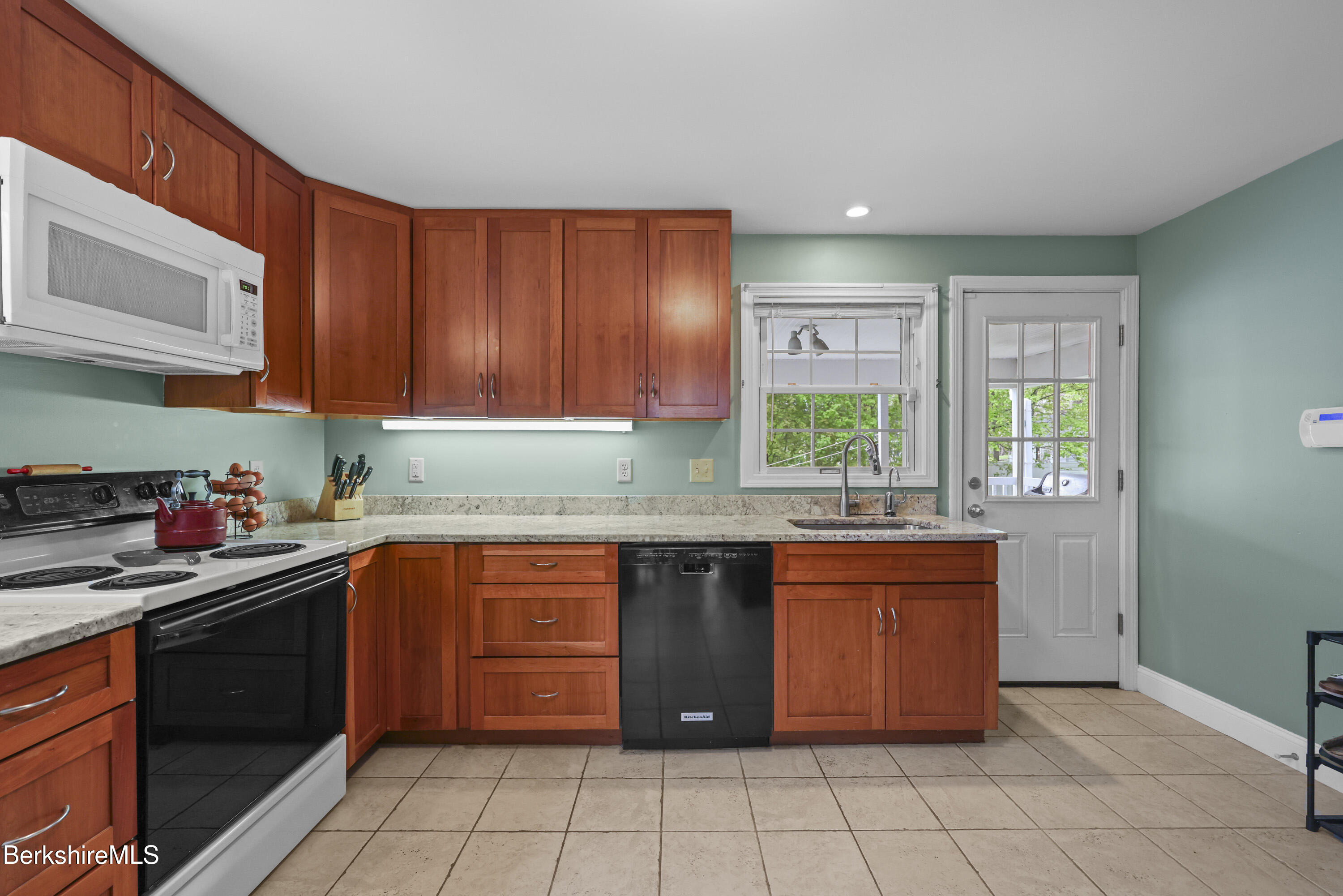 19 Elder Ave, North Adams, Massachusetts image 2
