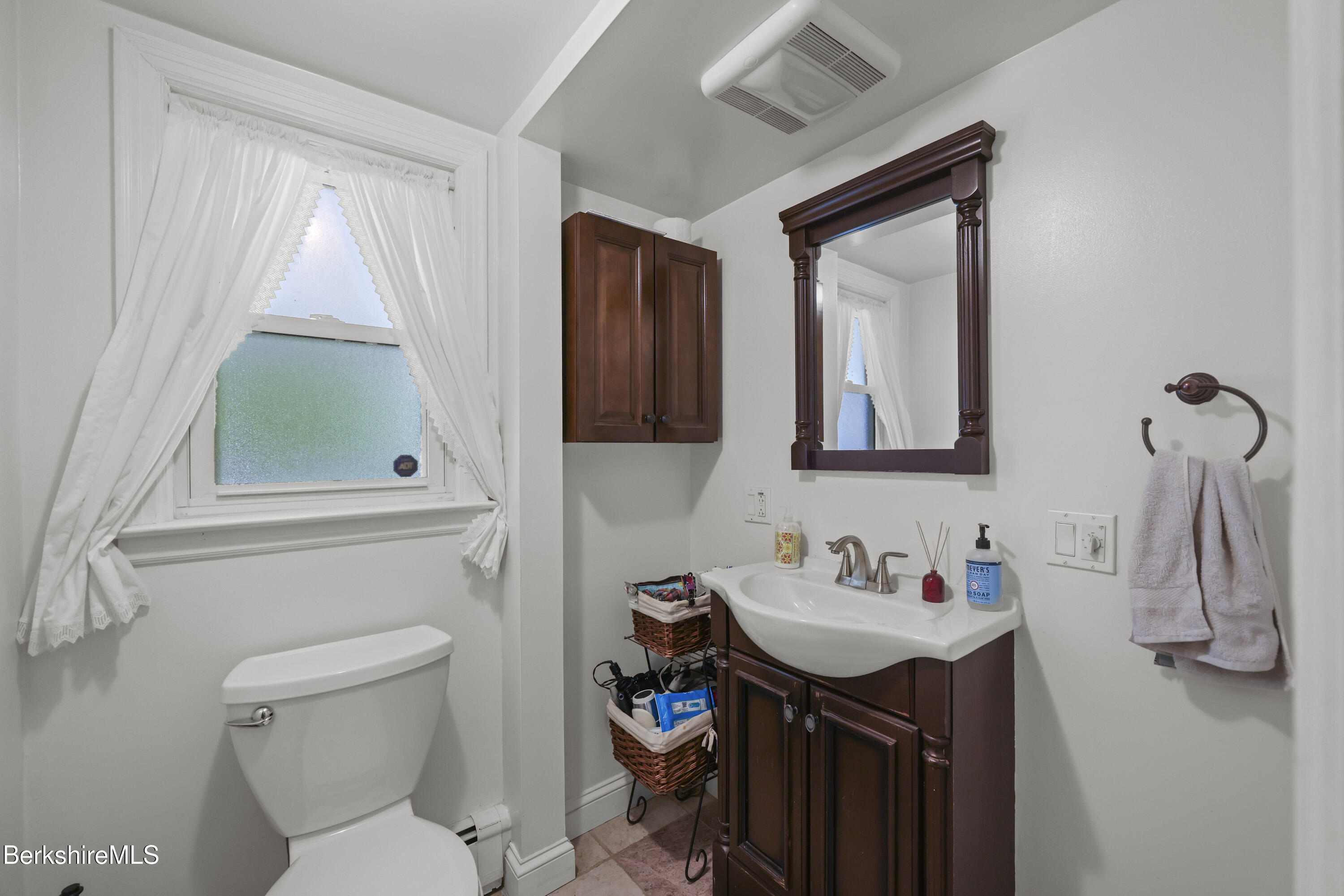 19 Elder Ave, North Adams, Massachusetts image 13