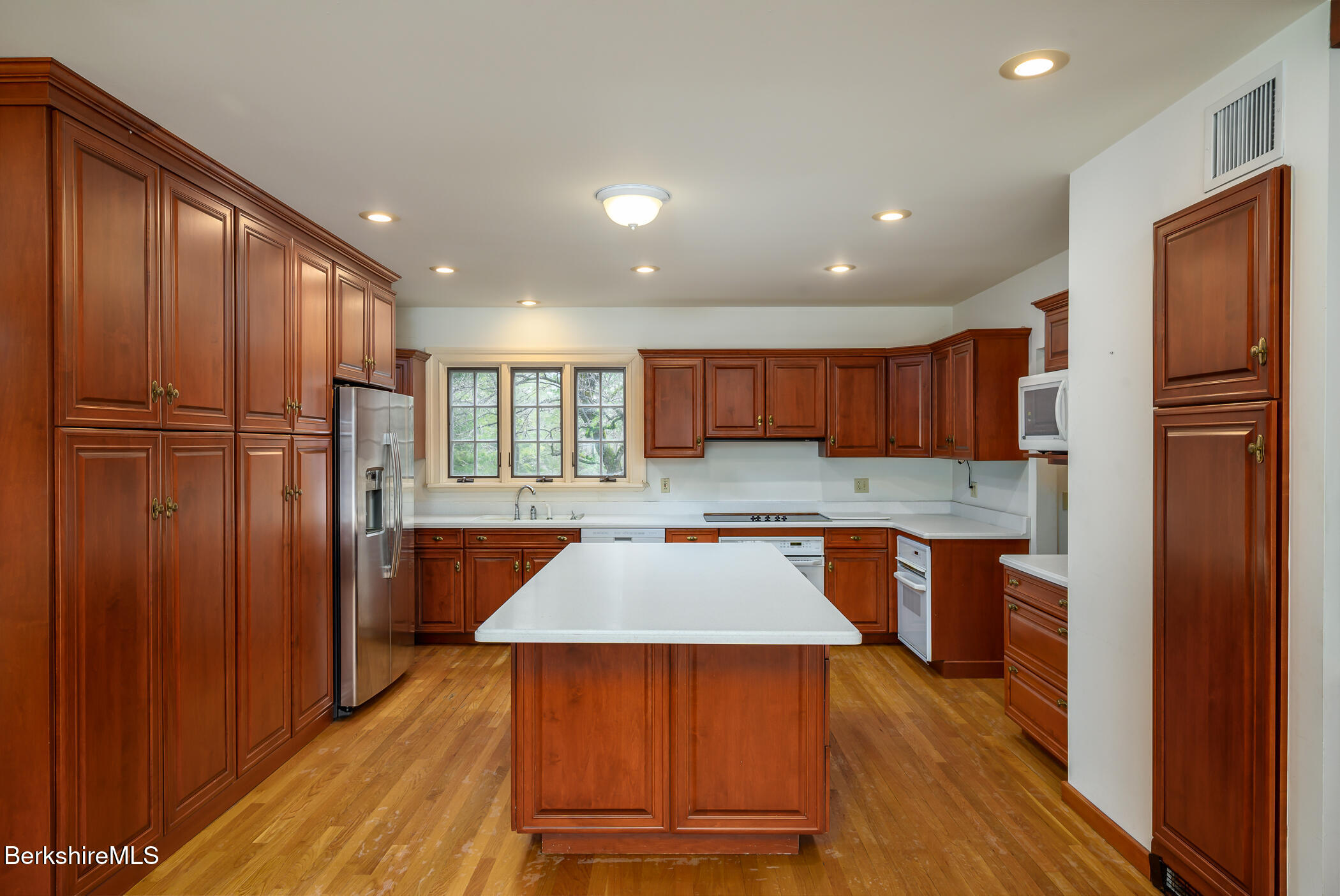 111 Park St, Williamstown, Massachusetts image 16