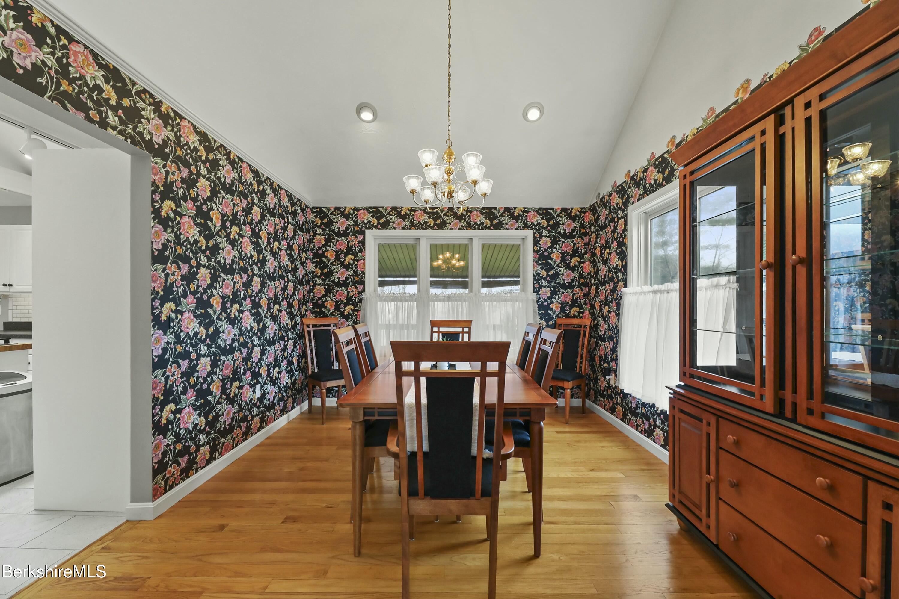 195 Wells Ave, North Adams, Massachusetts image 12