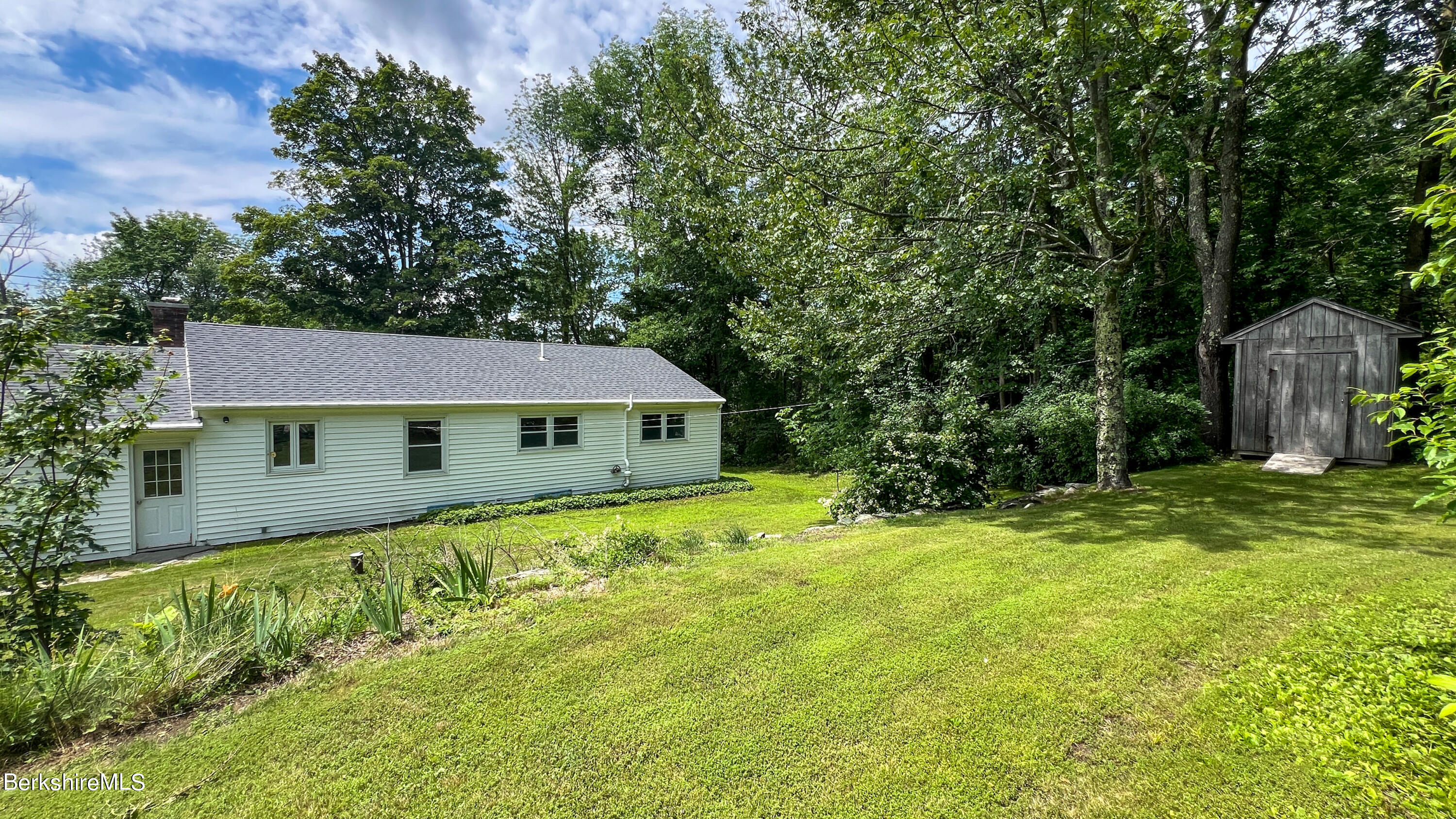 1242 Main St, Becket, Massachusetts image 32