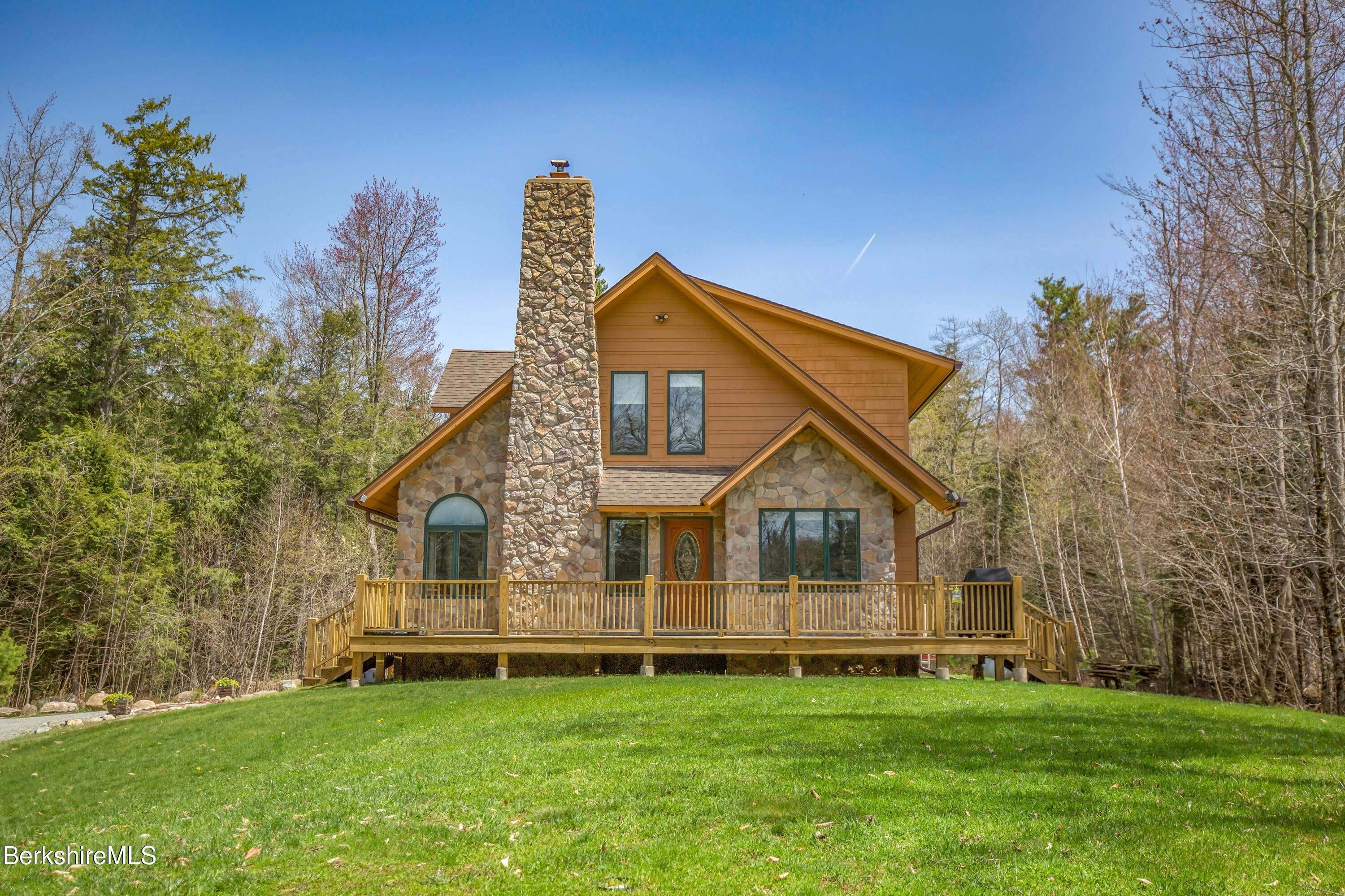 24 Evergreen Dr, Otis, Massachusetts image 1