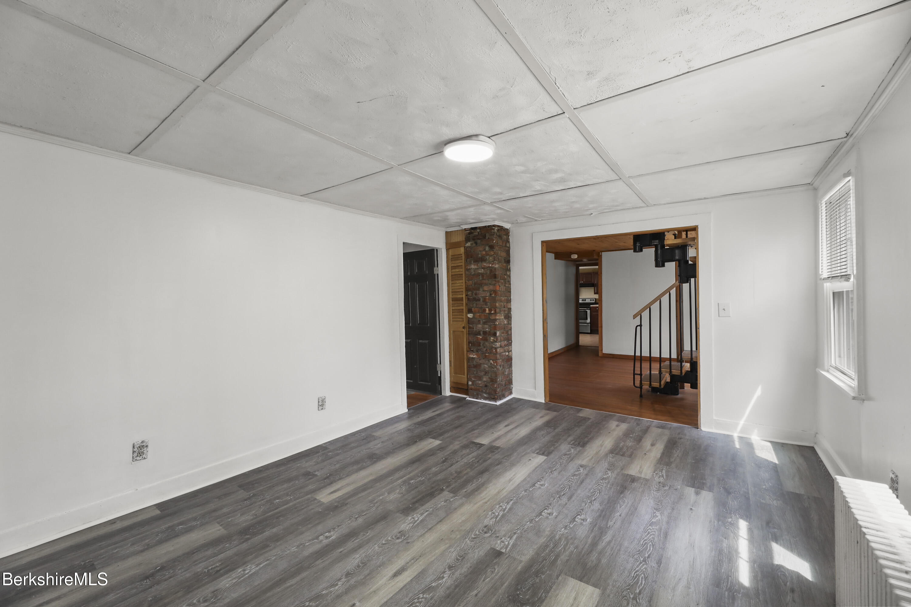 30 Glassworks Rd, Lanesborough, Massachusetts image 19