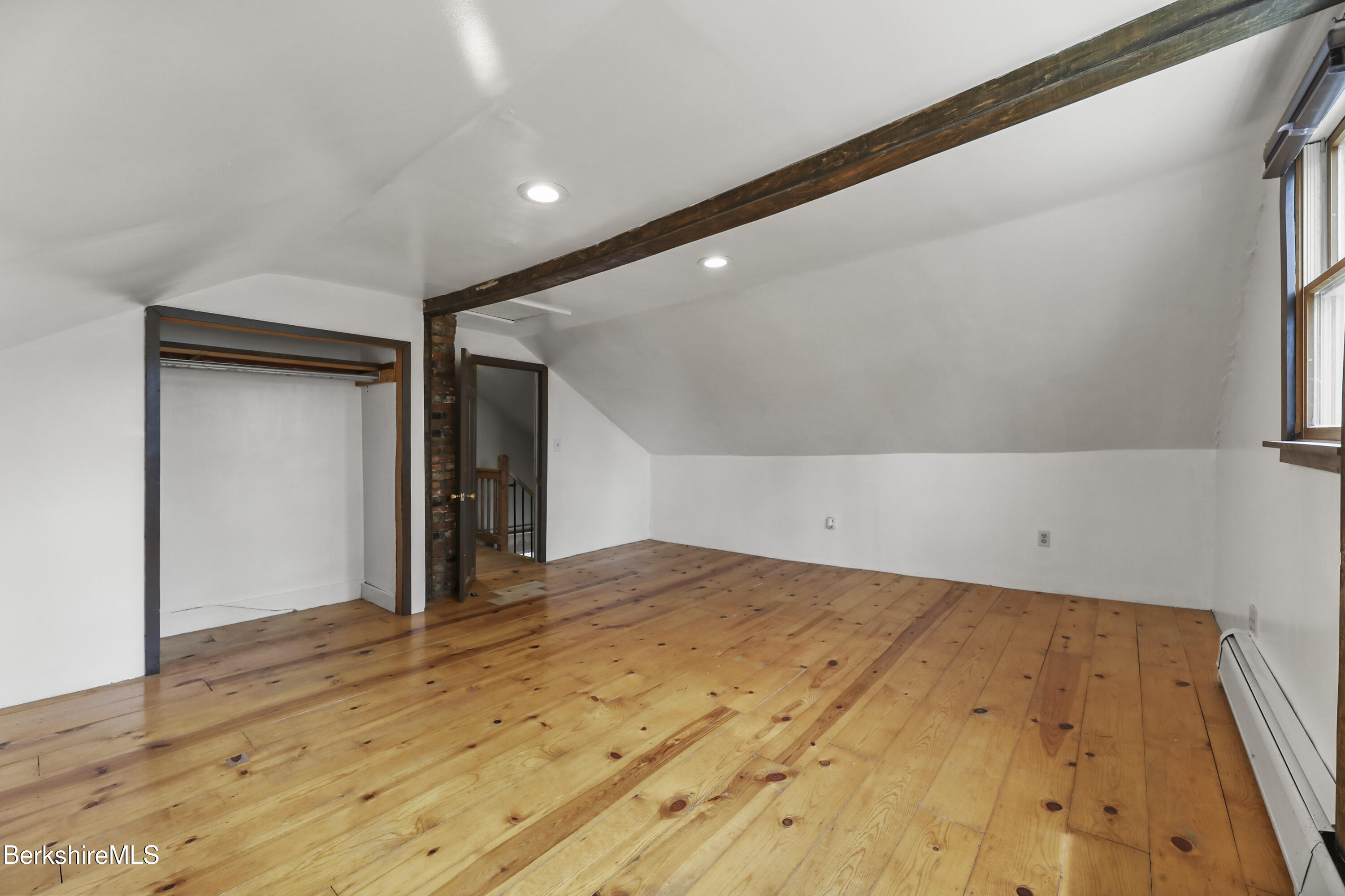 30 Glassworks Rd, Lanesborough, Massachusetts image 23