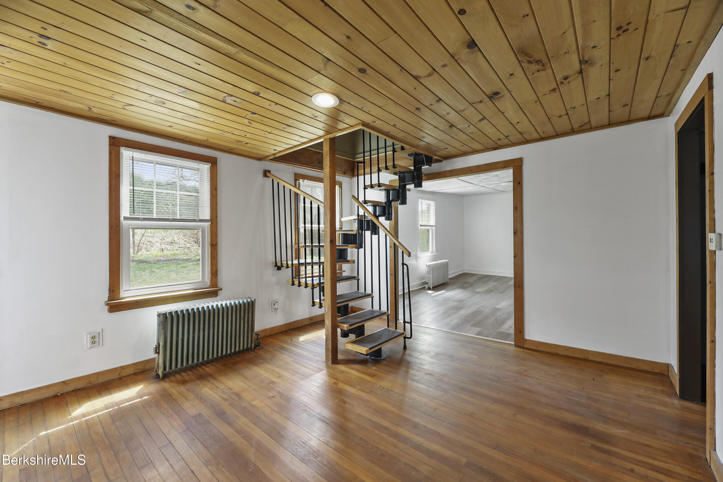 30 Glassworks Rd, Lanesborough, Massachusetts image 15
