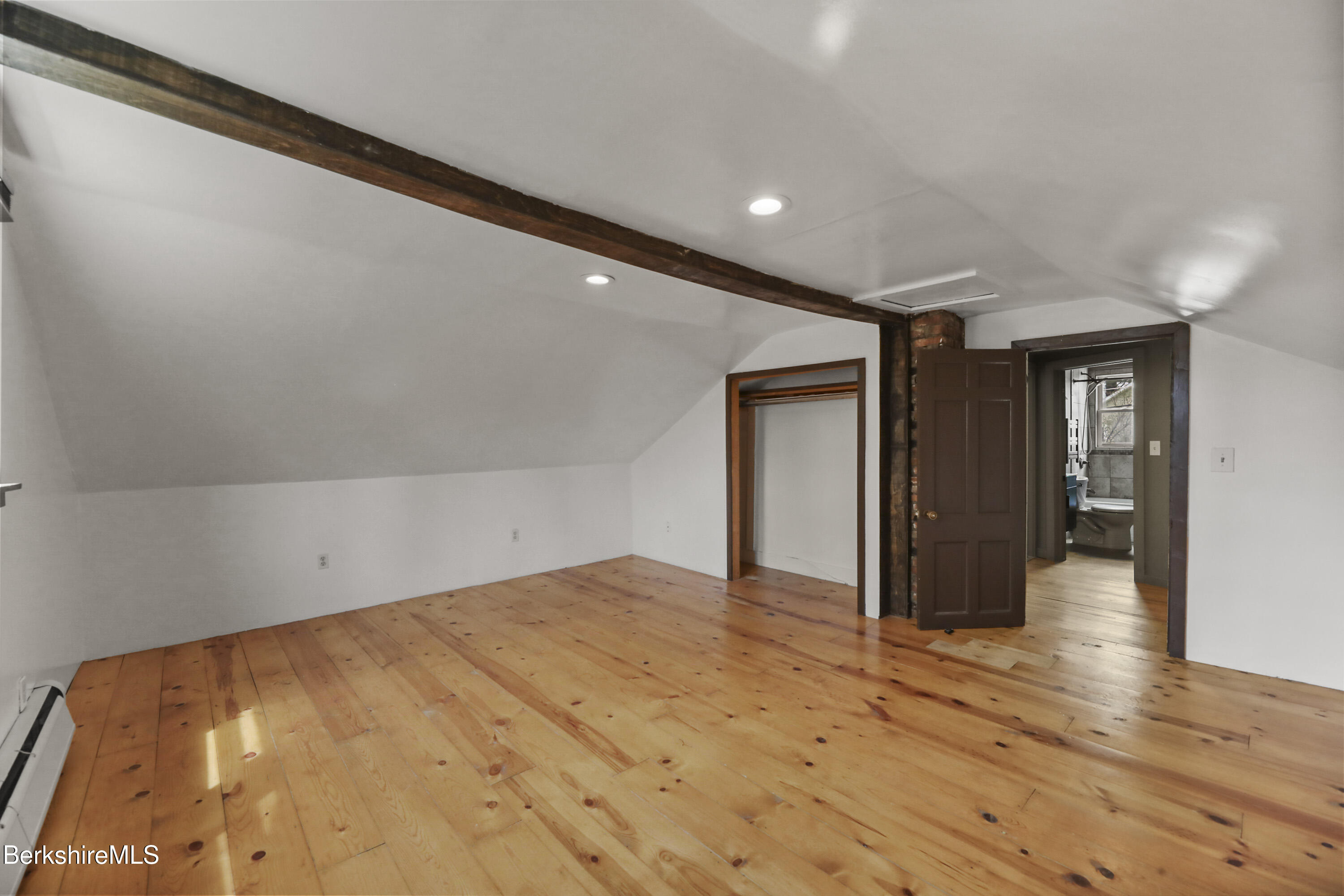 30 Glassworks Rd, Lanesborough, Massachusetts image 24