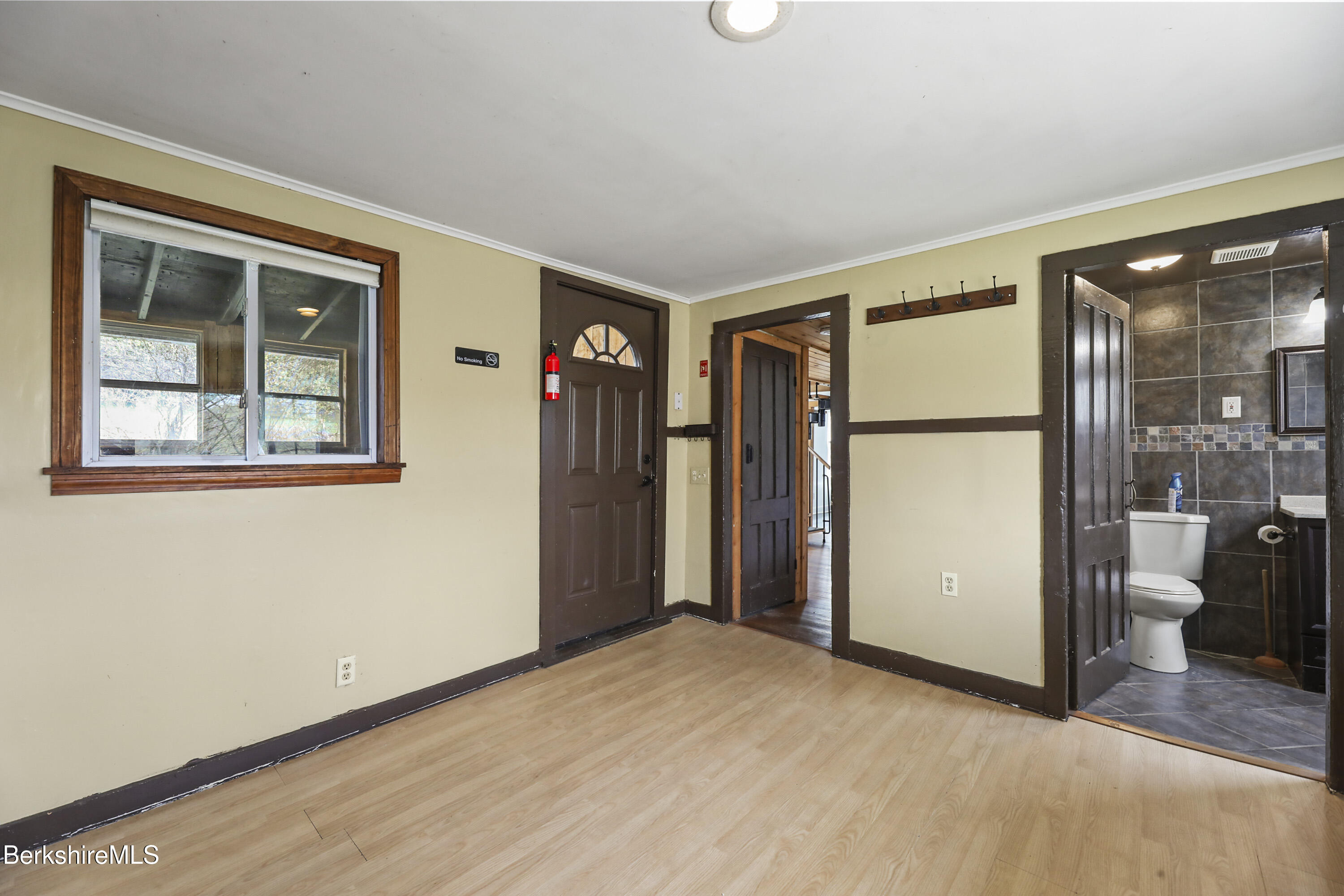 30 Glassworks Rd, Lanesborough, Massachusetts image 10
