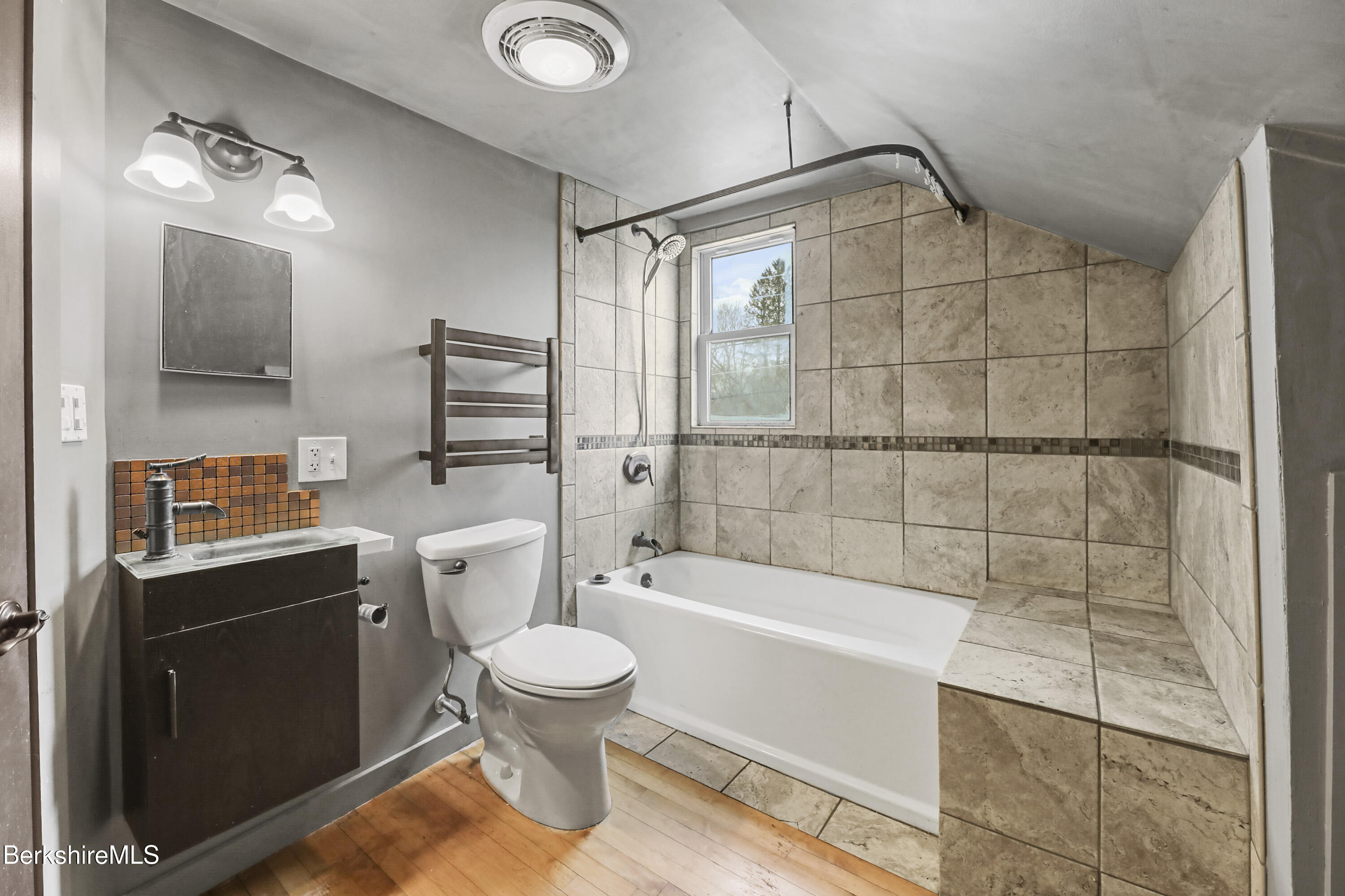 30 Glassworks Rd, Lanesborough, Massachusetts image 22
