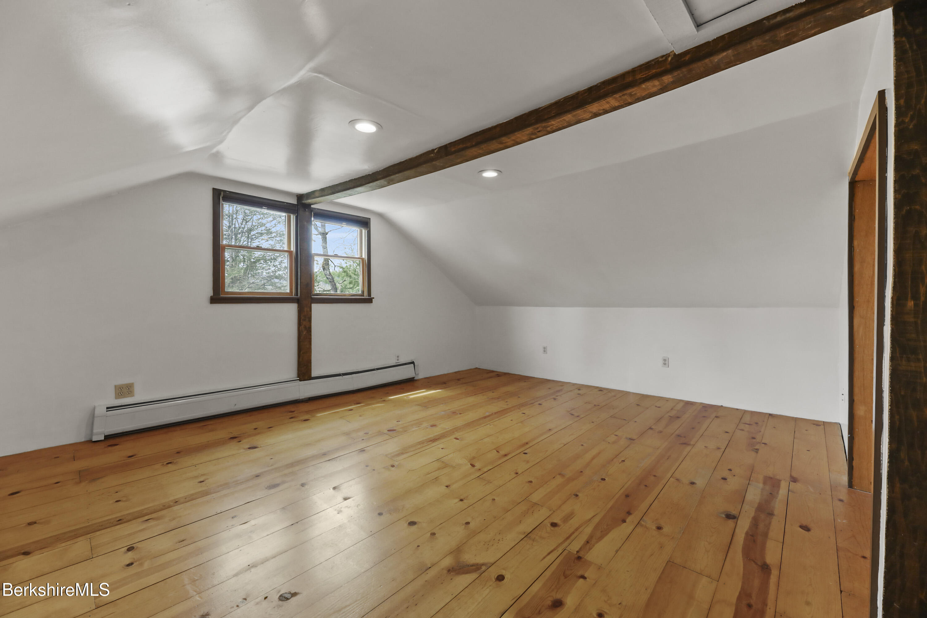 30 Glassworks Rd, Lanesborough, Massachusetts image 25