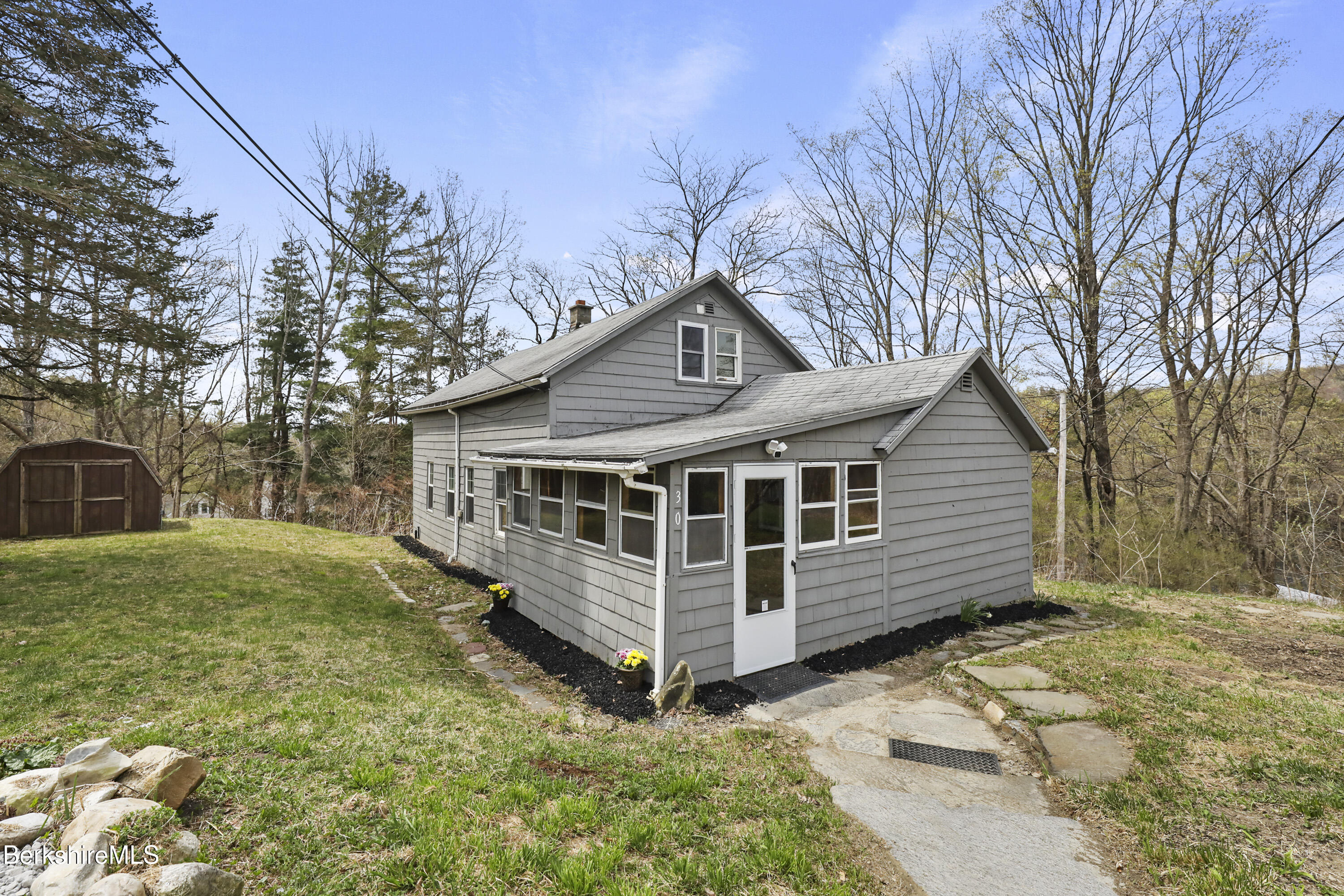 30 Glassworks Rd, Lanesborough, Massachusetts image 1