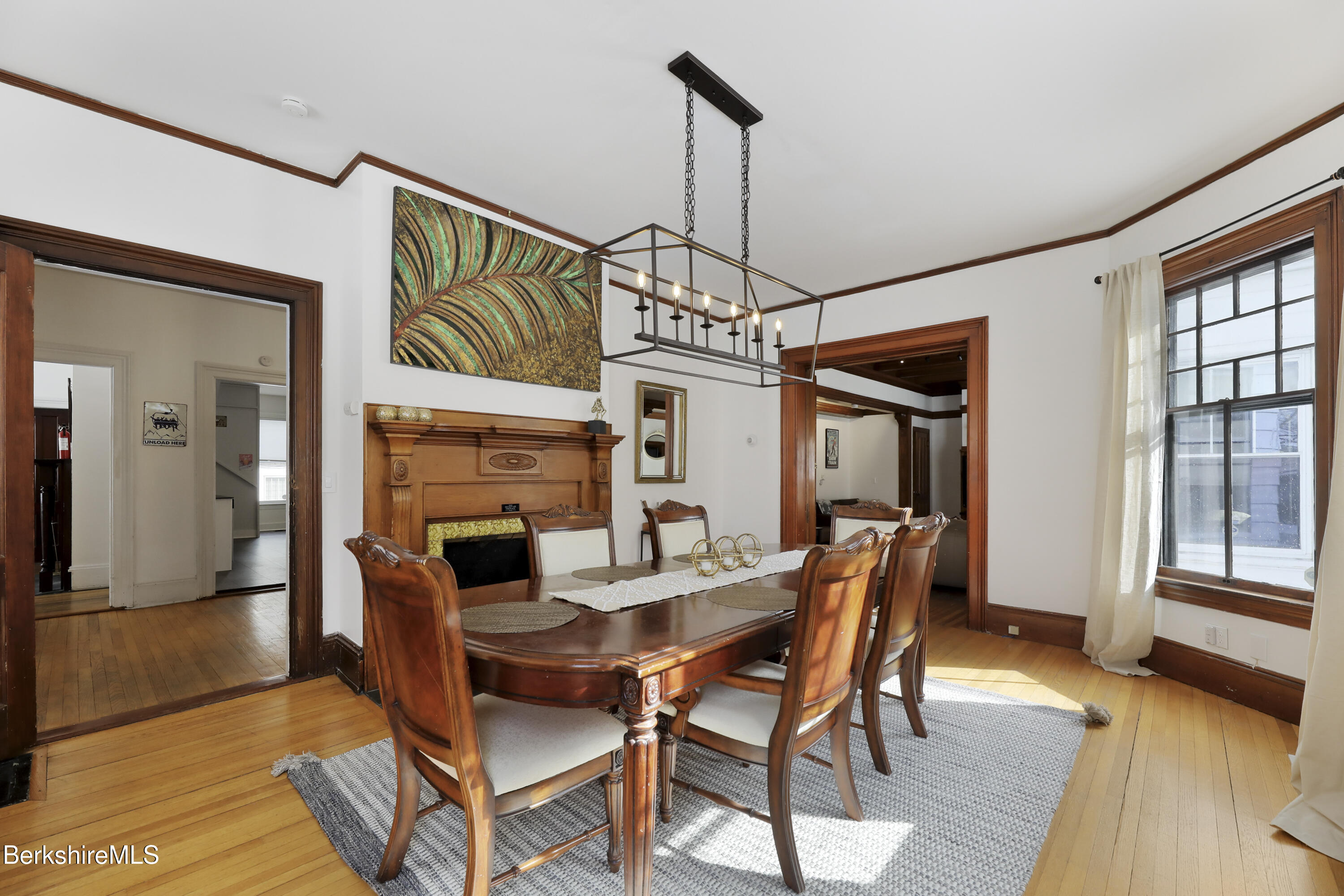 Pittsfield, Massachusetts 01201, United States, 6 Bedrooms Bedrooms, ,3 BathroomsBathrooms,Residential,Active,216840