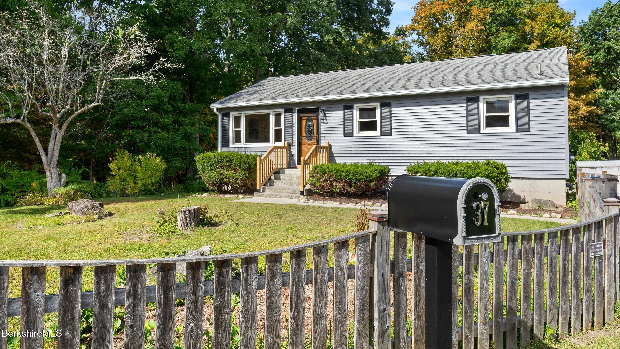 37 Broadview Ter