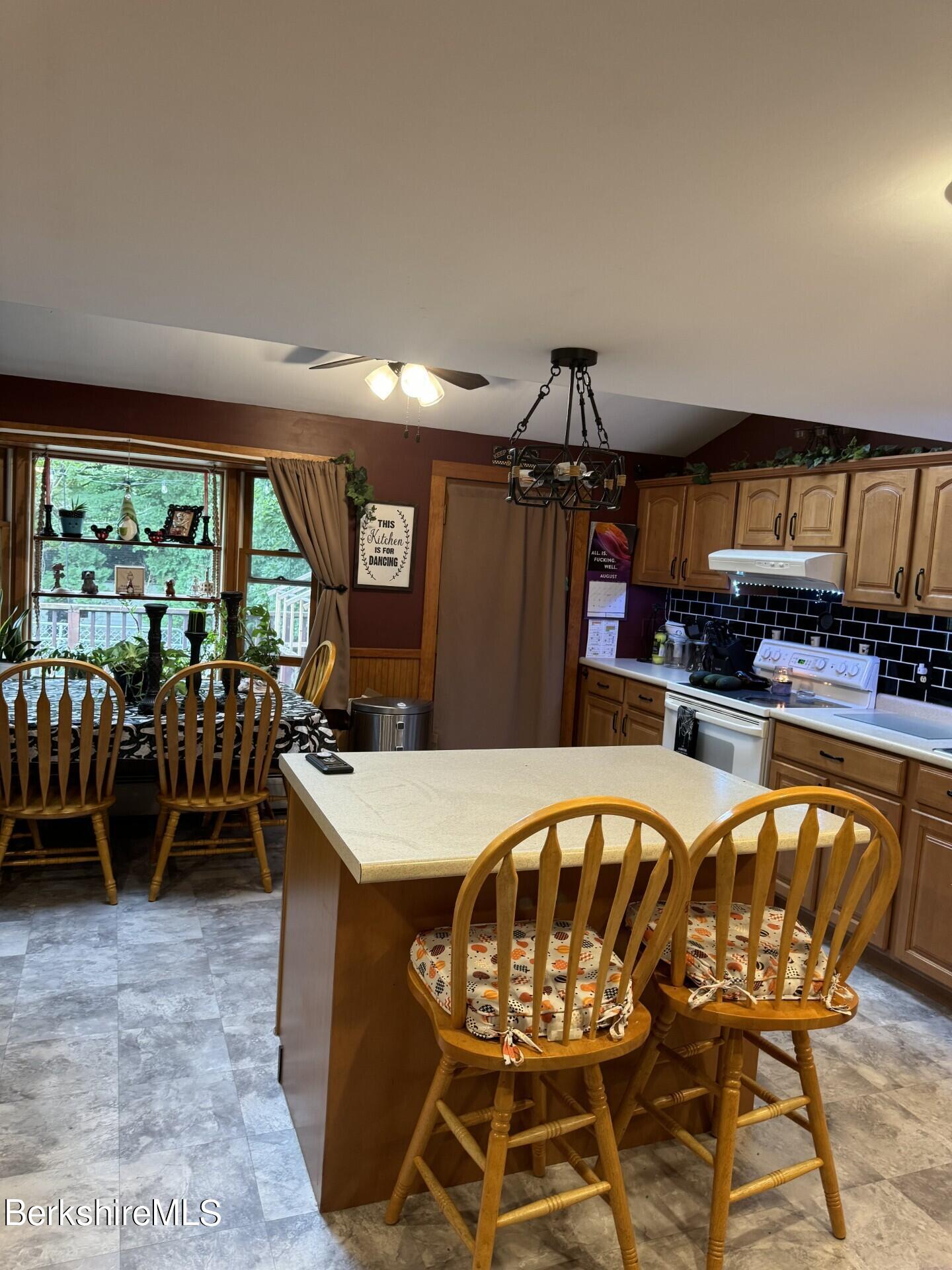 1127 N Hoosac Rd, Williamstown, Massachusetts image 11