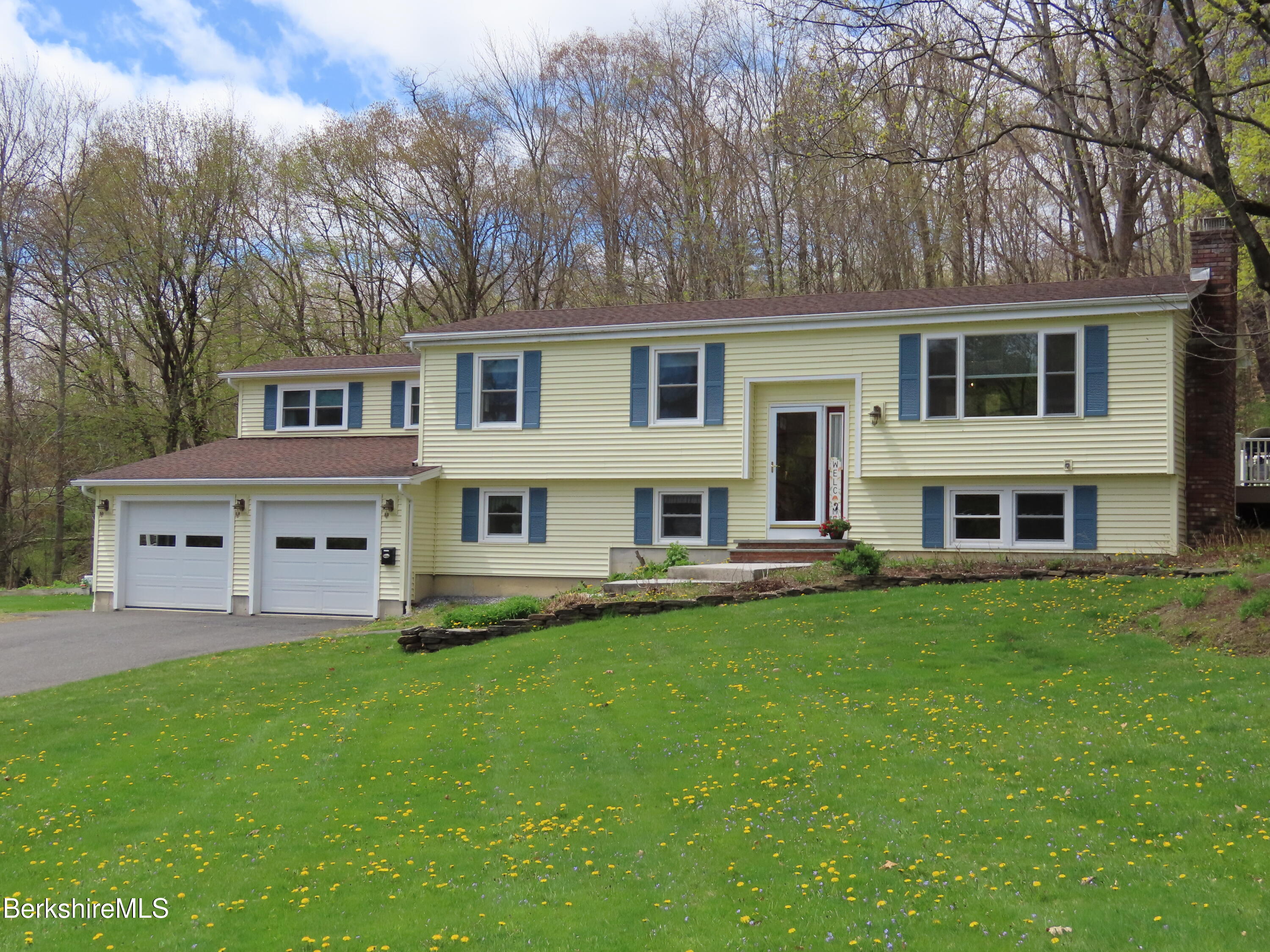 485 North Houghton St, Clarksburg, Massachusetts image 2