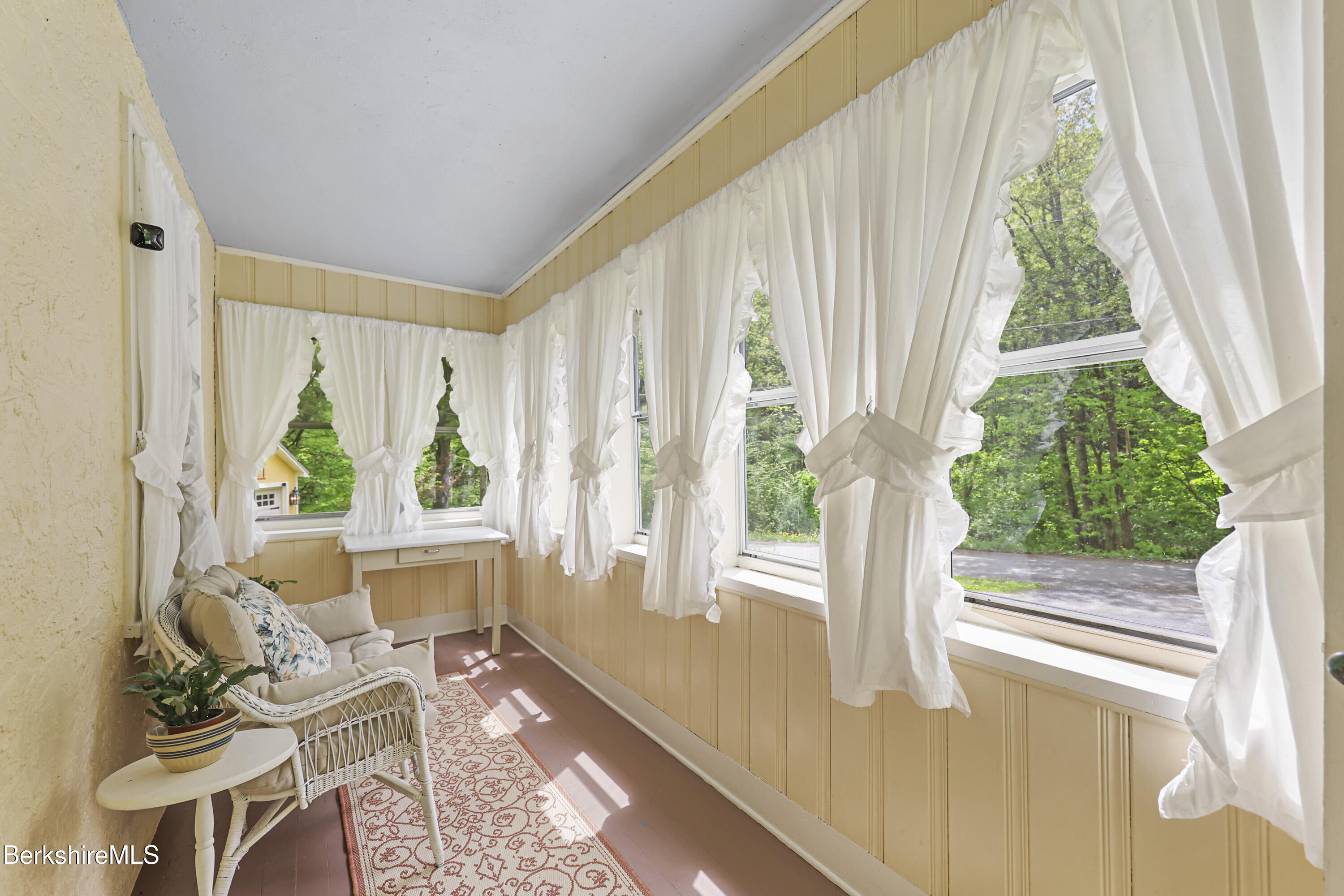 21 Furnace Rd, Richmond, Massachusetts image 5