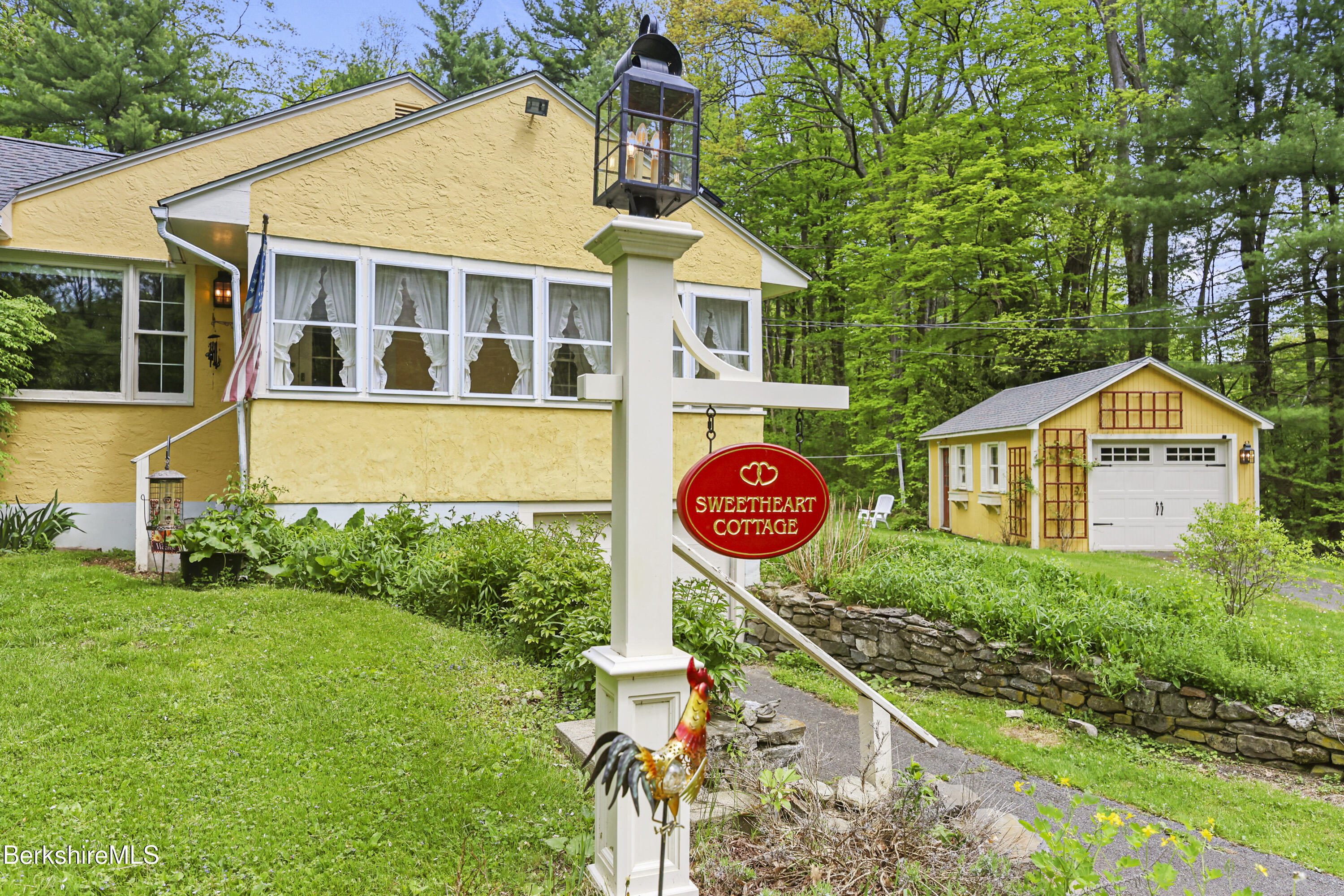 21 Furnace Rd, Richmond, Massachusetts image 1