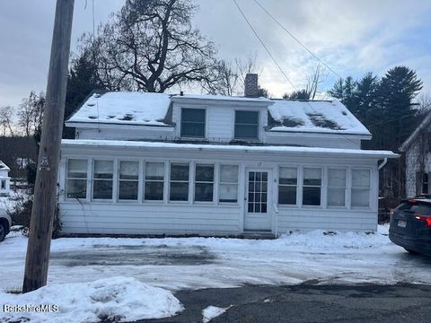 Homes For Sale - 17 High St<br/> West Stockbridge, MA 01266