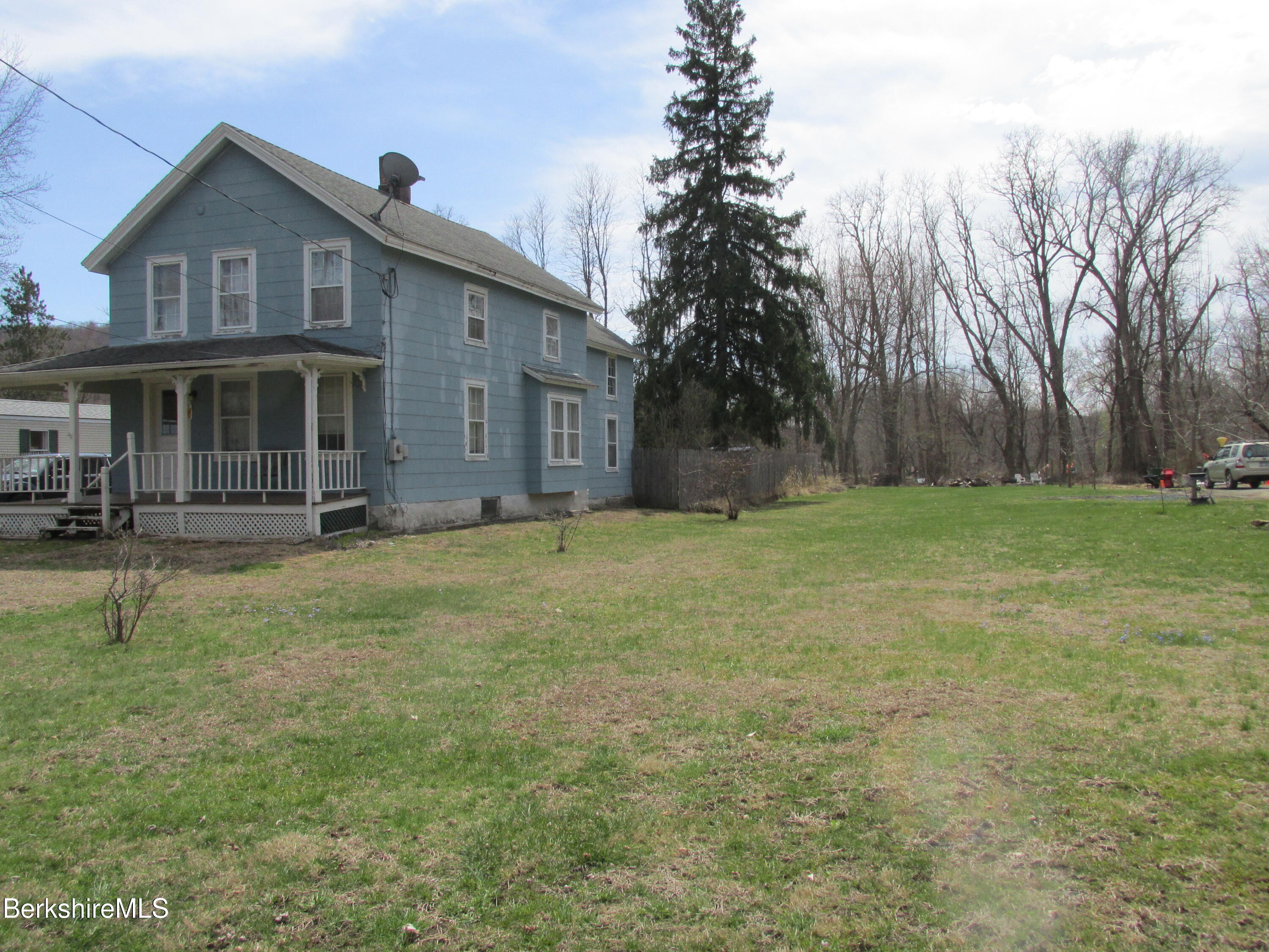 Ghent, New York 12075, United States, 3 Bedrooms Bedrooms, ,2 BathroomsBathrooms,Residential,Pending,111447