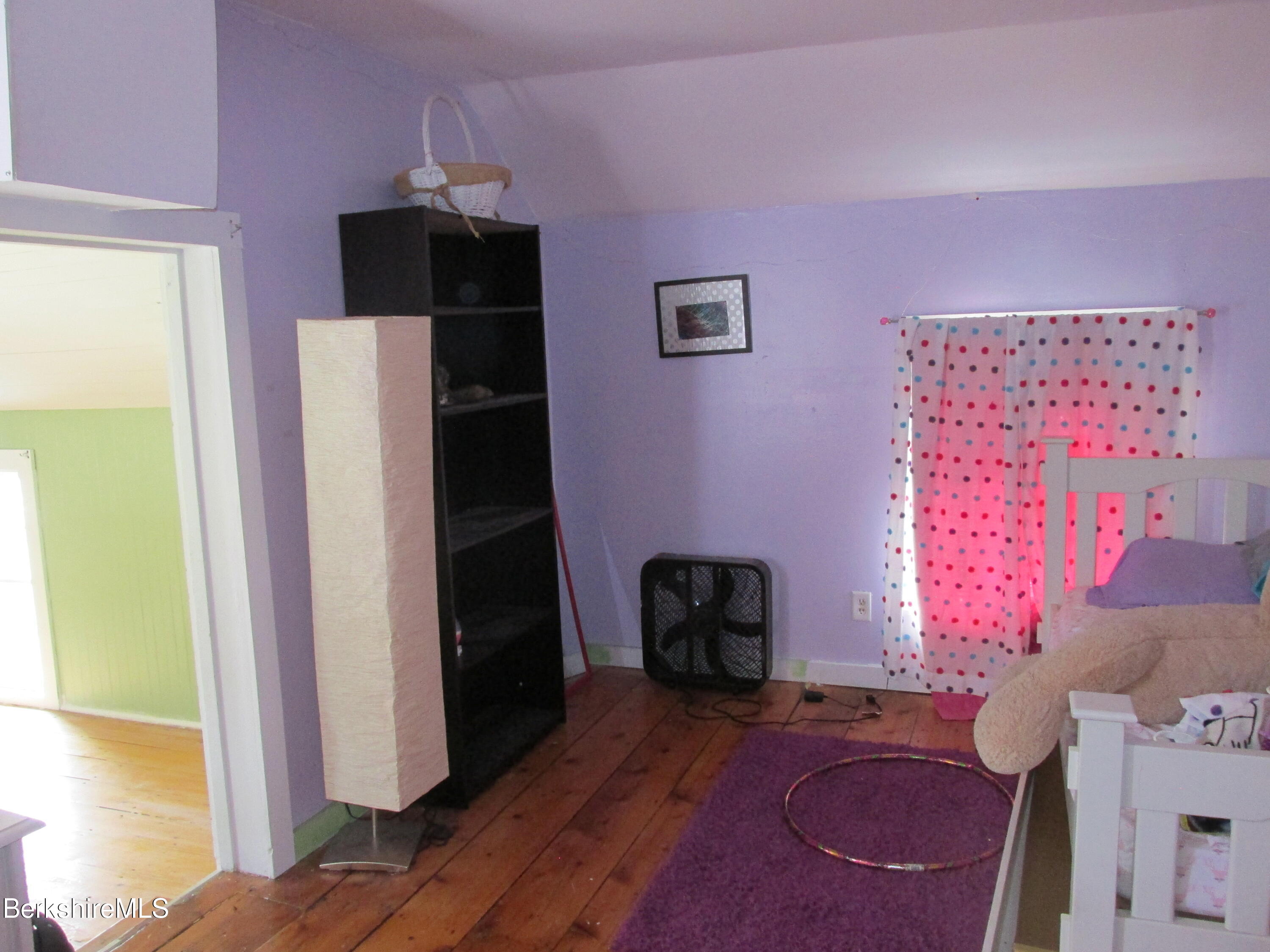 Ghent, New York 12075, United States, 3 Bedrooms Bedrooms, ,2 BathroomsBathrooms,Residential,Pending,111447