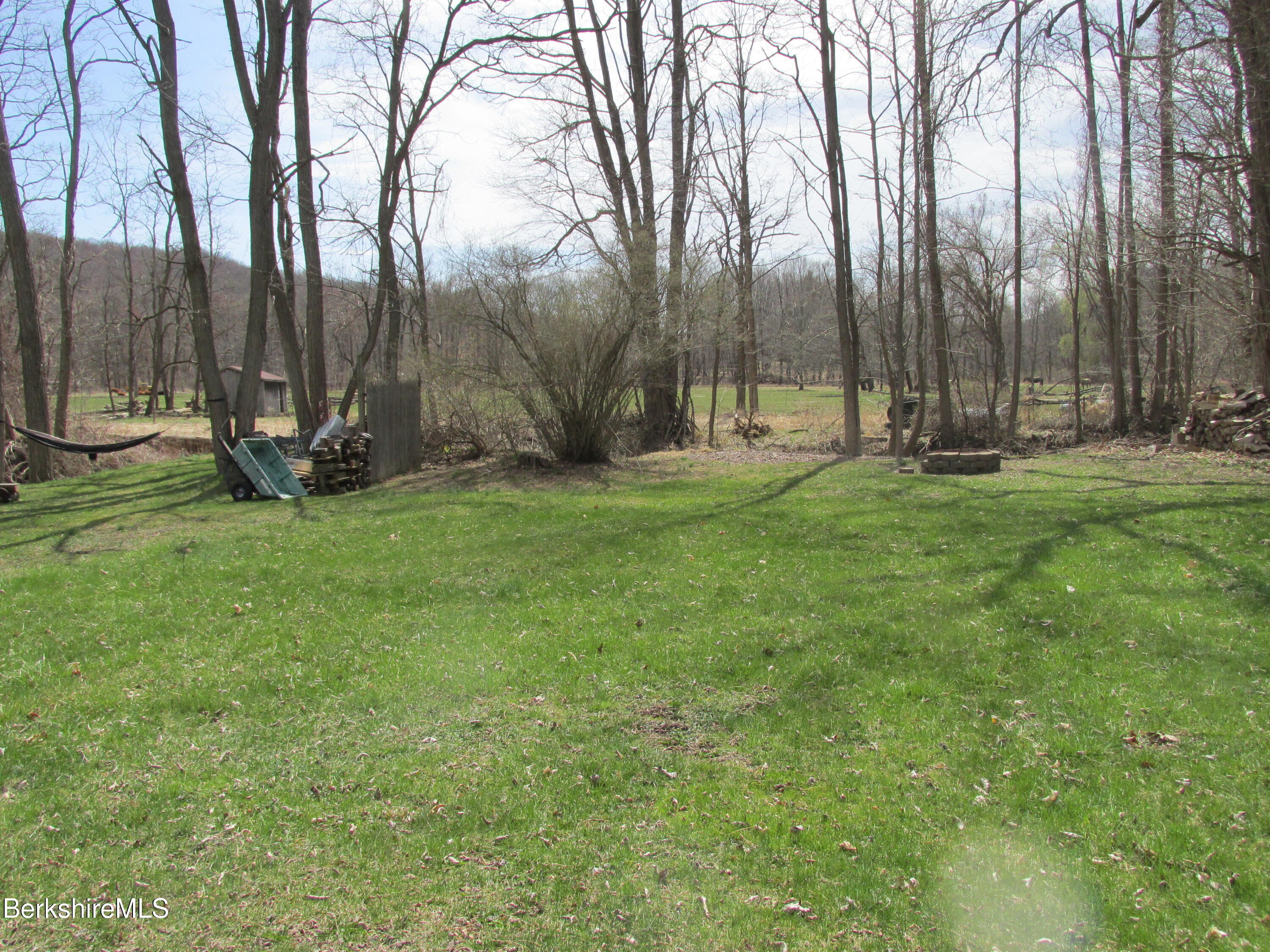 Ghent, New York 12075, United States, 3 Bedrooms Bedrooms, ,2 BathroomsBathrooms,Residential,Pending,111447