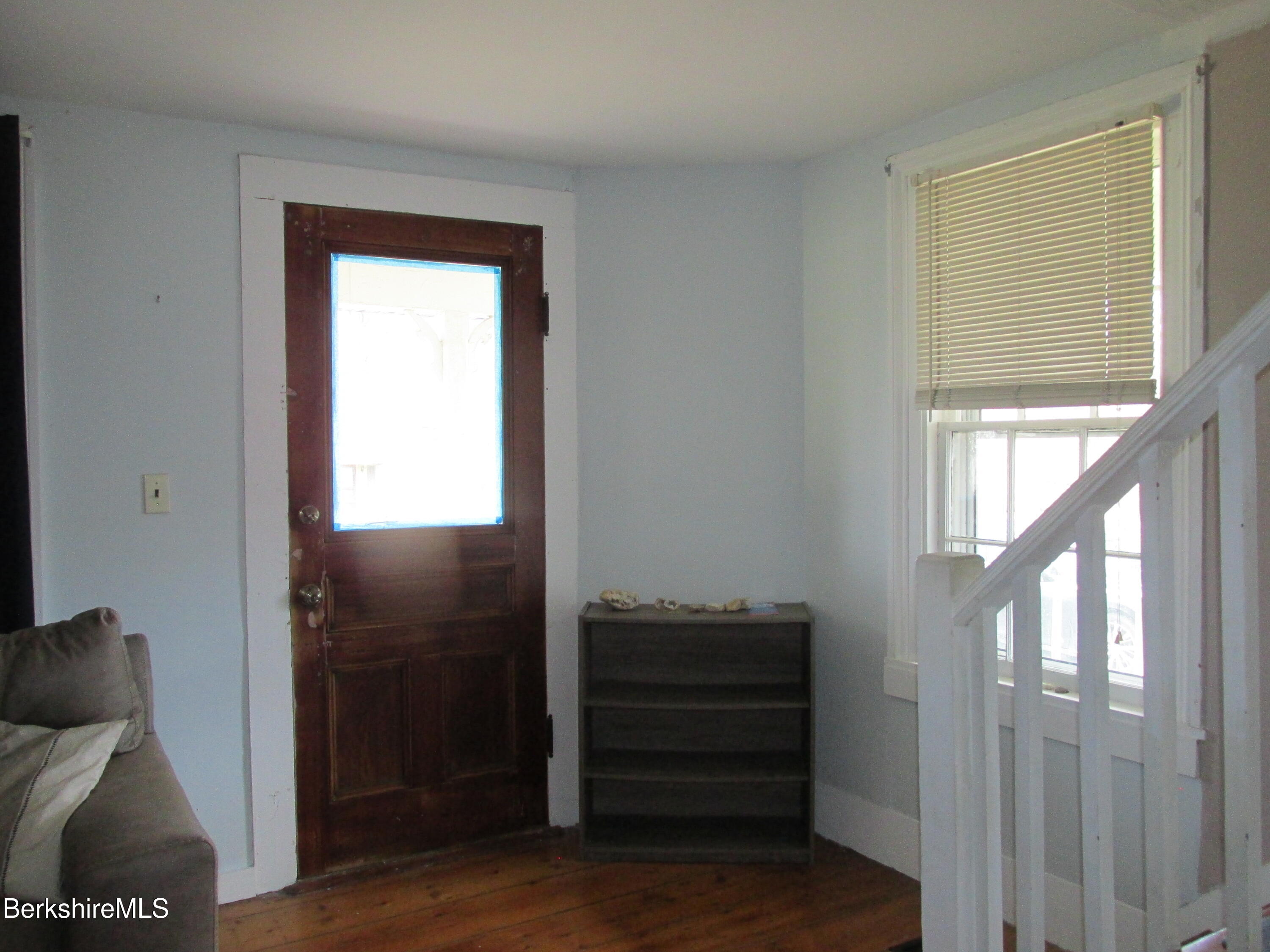 Ghent, New York 12075, United States, 3 Bedrooms Bedrooms, ,2 BathroomsBathrooms,Residential,Pending,111447