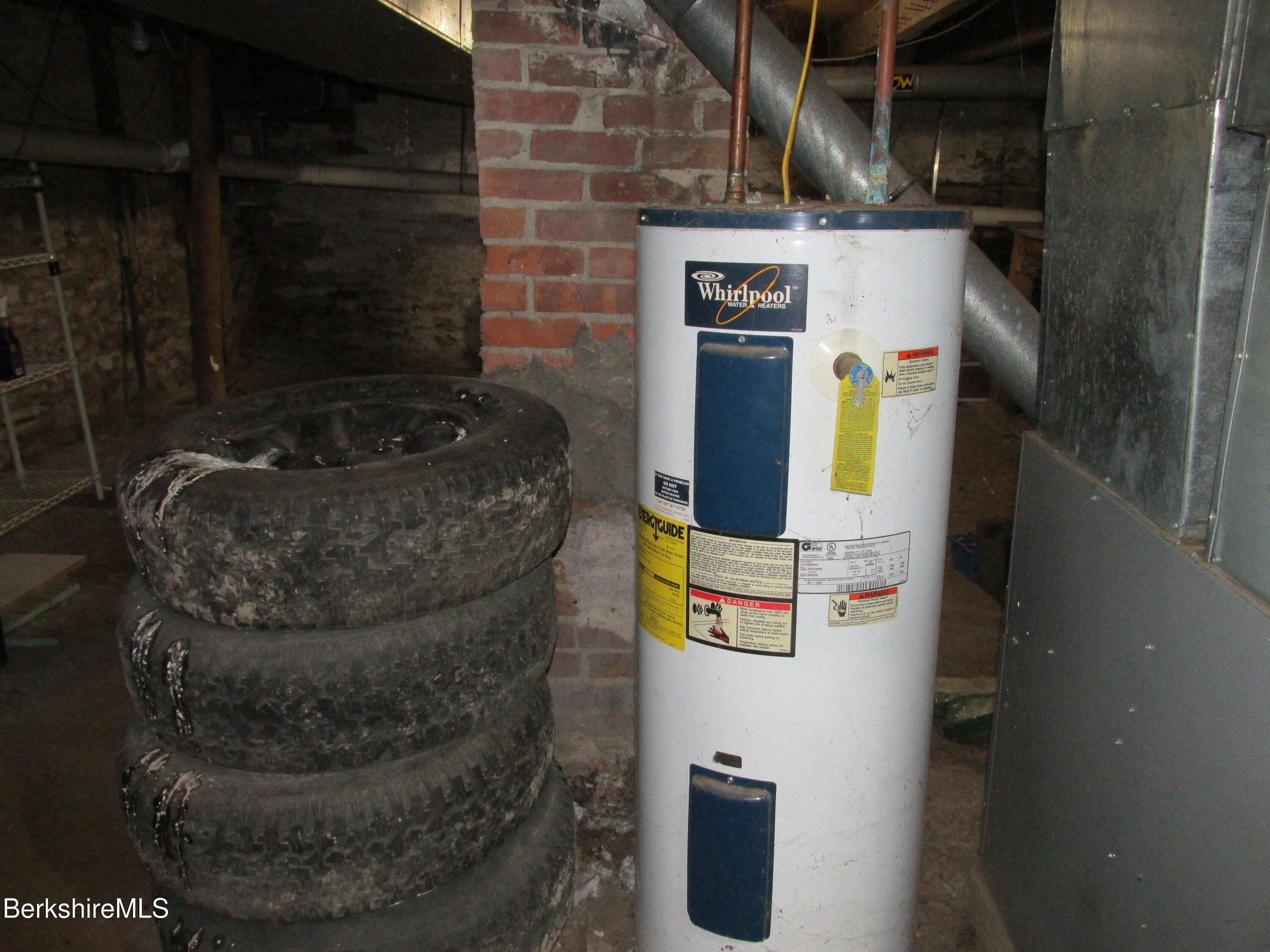 Ghent, New York 12075, United States, 3 Bedrooms Bedrooms, ,2 BathroomsBathrooms,Residential,Pending,111447