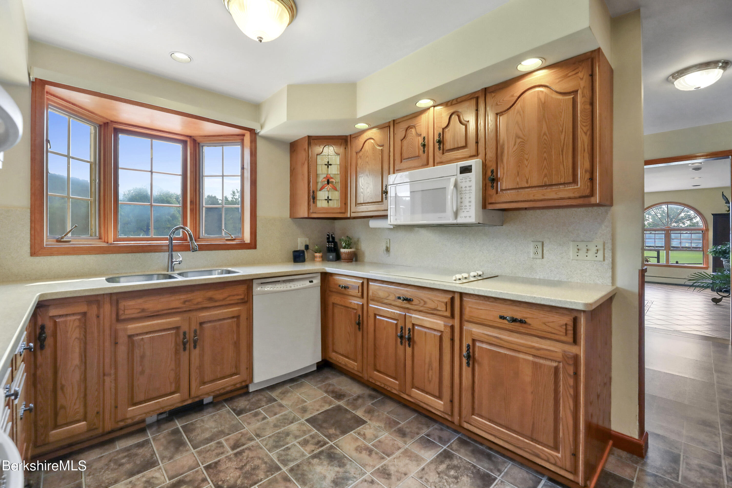 19 Lynne Ct, Lanesborough, Massachusetts image 29