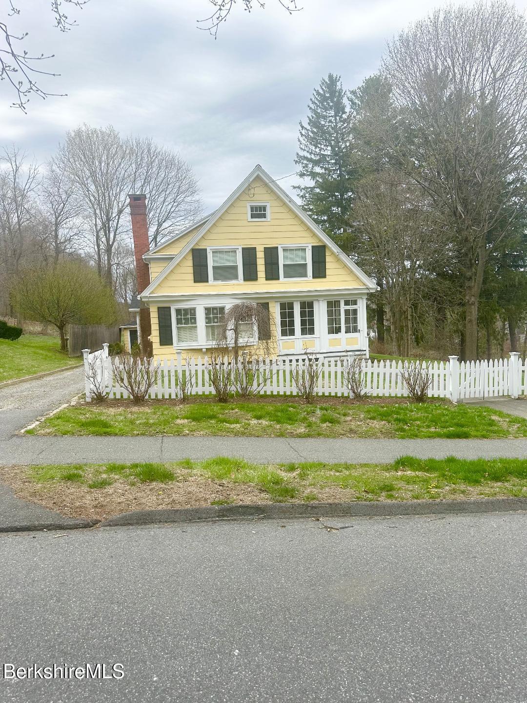 100 Franklin St, Lee, Massachusetts image 21