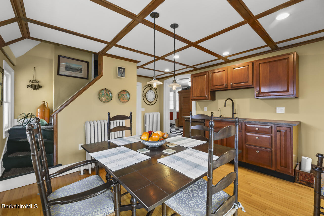 100 Franklin St, Lee, Massachusetts image 3