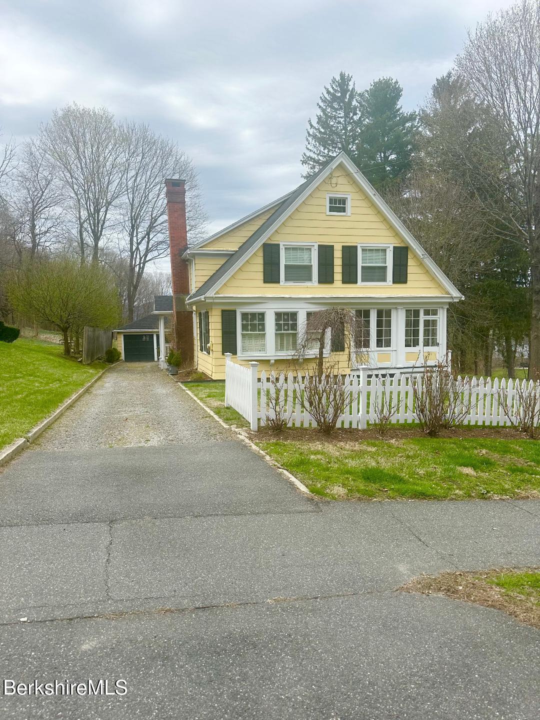 100 Franklin St, Lee, Massachusetts image 22