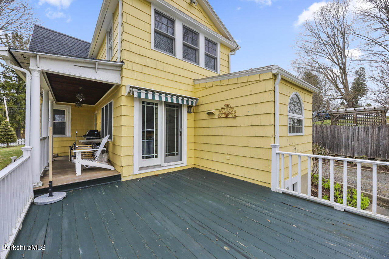 100 Franklin St, Lee, Massachusetts image 18