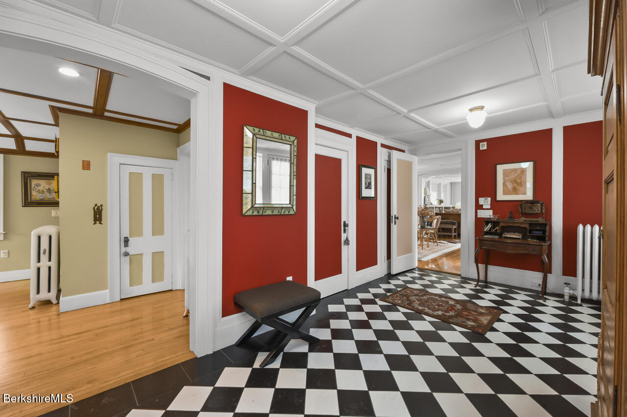 100 Franklin St, Lee, Massachusetts image 2