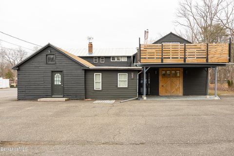 Homes For Sale - 23 Rothermel Ln<br/> Kinderhook, NY 12106