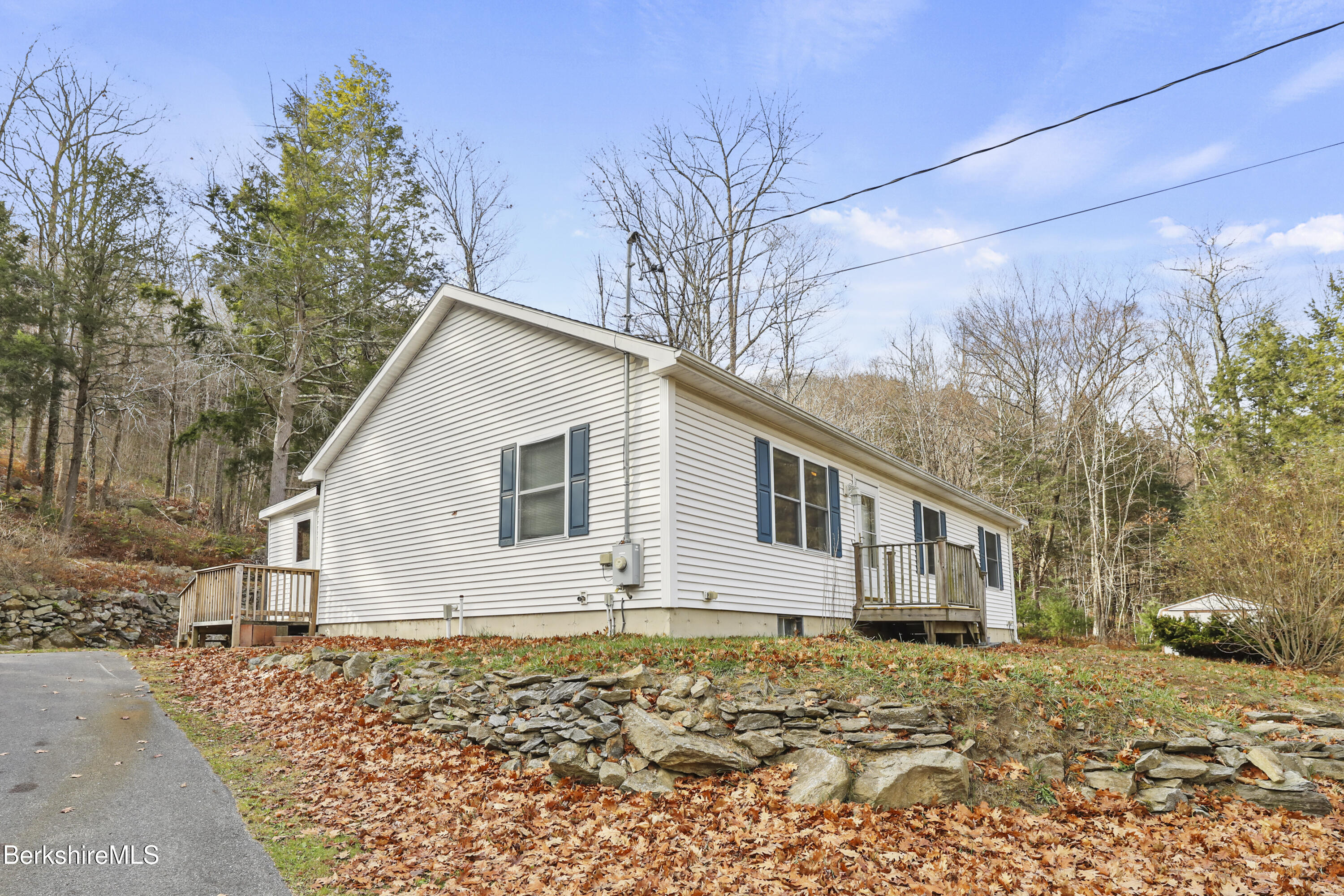 3039 Jacobs Ladder Rd, Becket, Massachusetts image 3