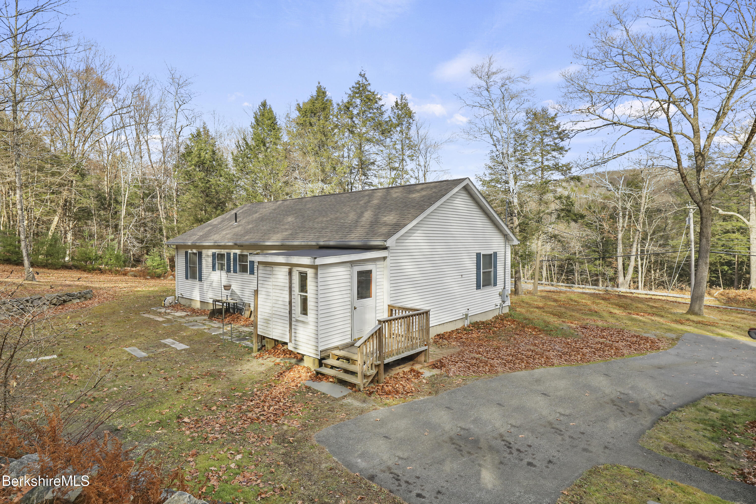 3039 Jacobs Ladder Rd, Becket, Massachusetts image 5