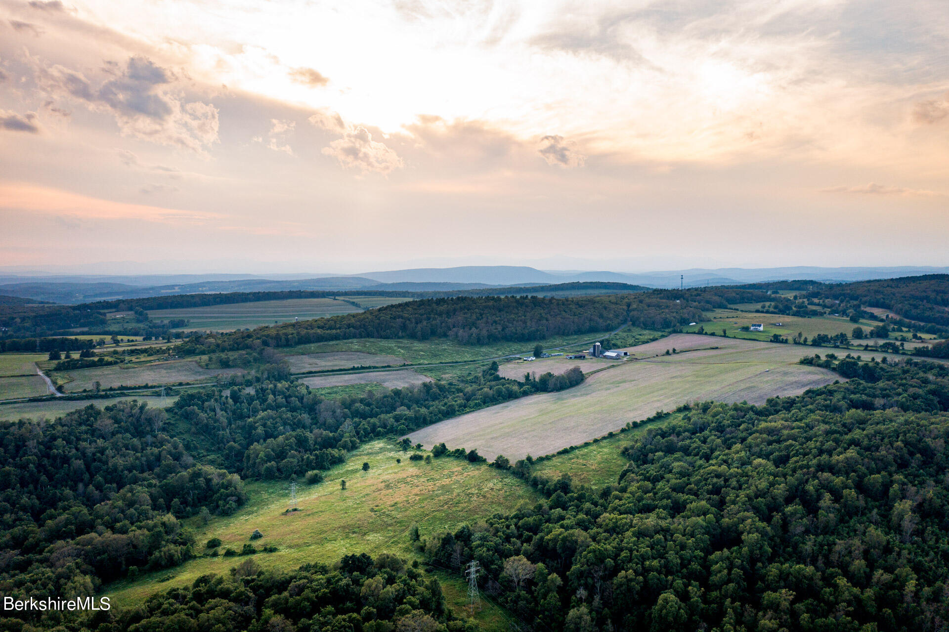 5 Homestead Farm Ln, Millerton, New York image 3