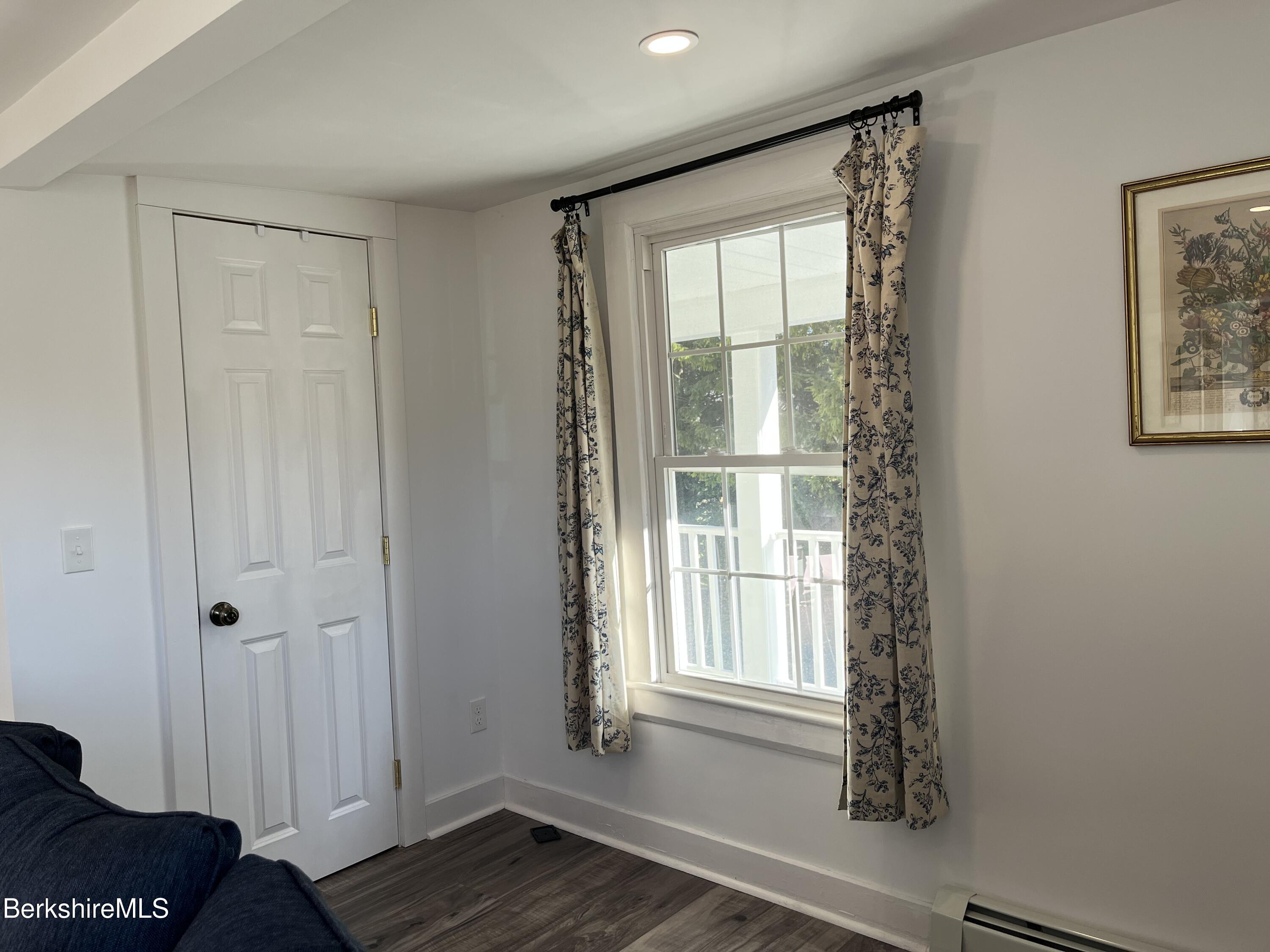 Pittsfield, Massachusetts 01201, United States, 2 Bedrooms Bedrooms, ,3 BathroomsBathrooms,Residential,Active,101026