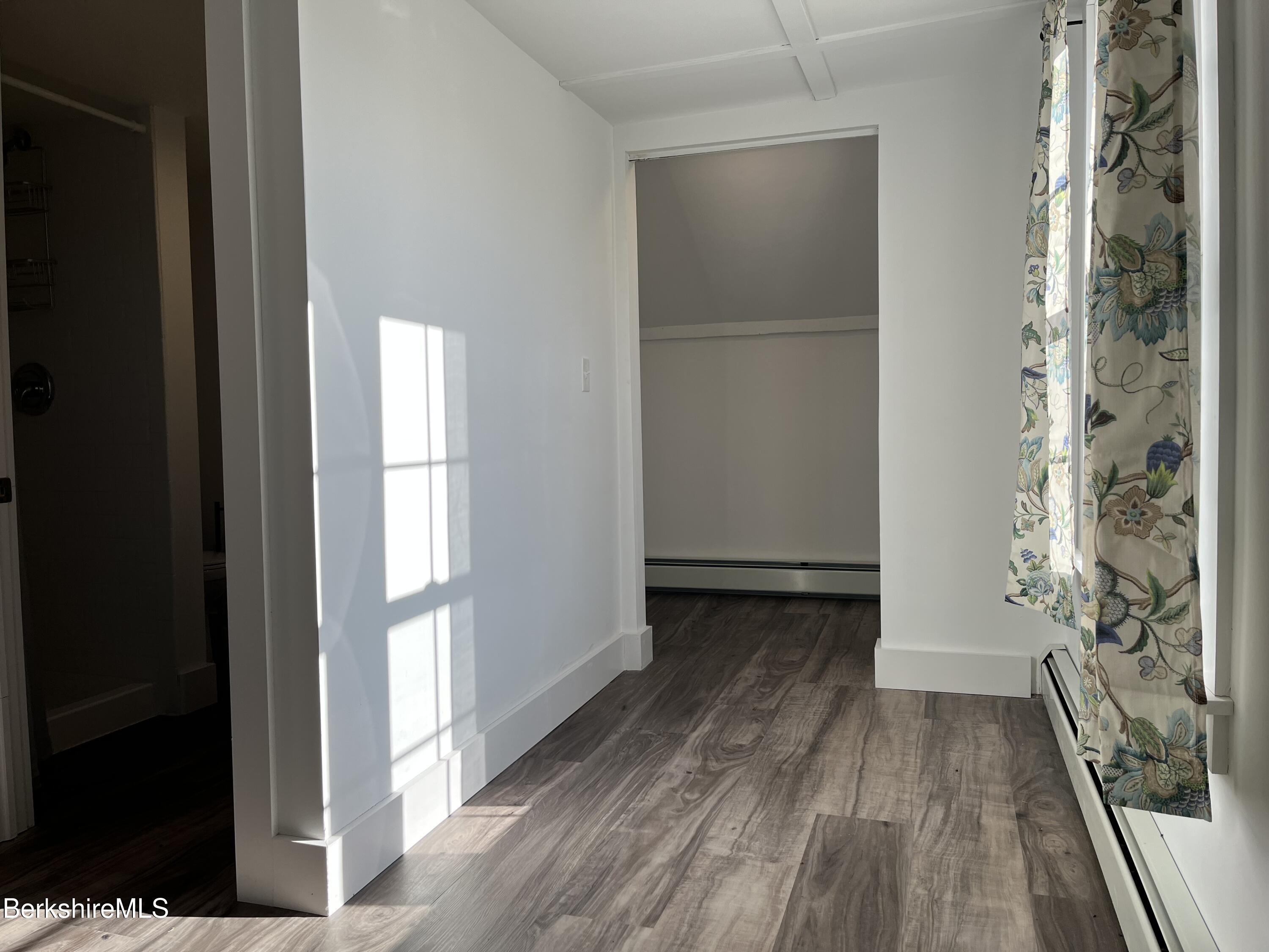 Pittsfield, Massachusetts 01201, United States, 2 Bedrooms Bedrooms, ,3 BathroomsBathrooms,Residential,Active,101026