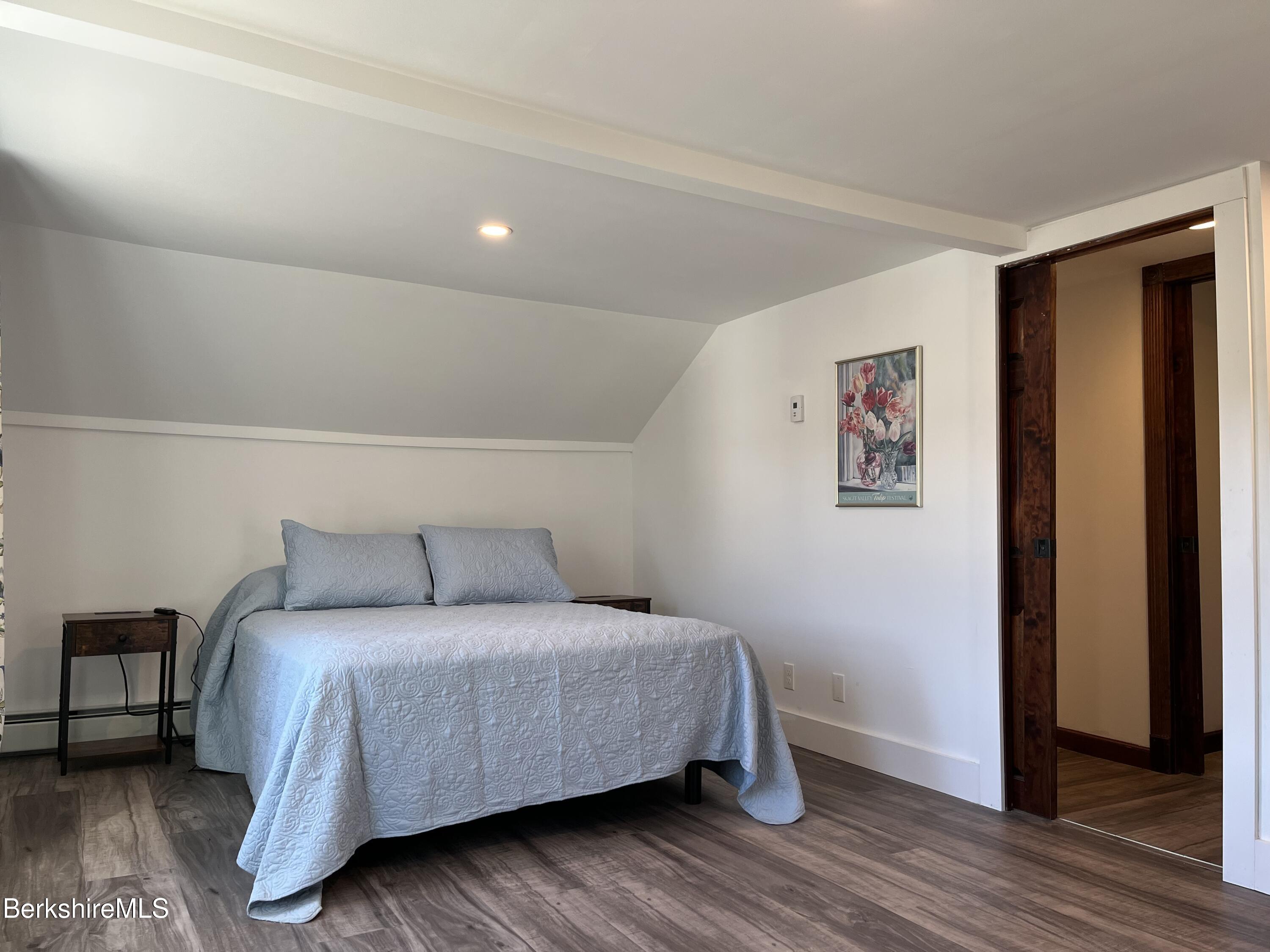 Pittsfield, Massachusetts 01201, United States, 2 Bedrooms Bedrooms, ,3 BathroomsBathrooms,Residential,Active,101026