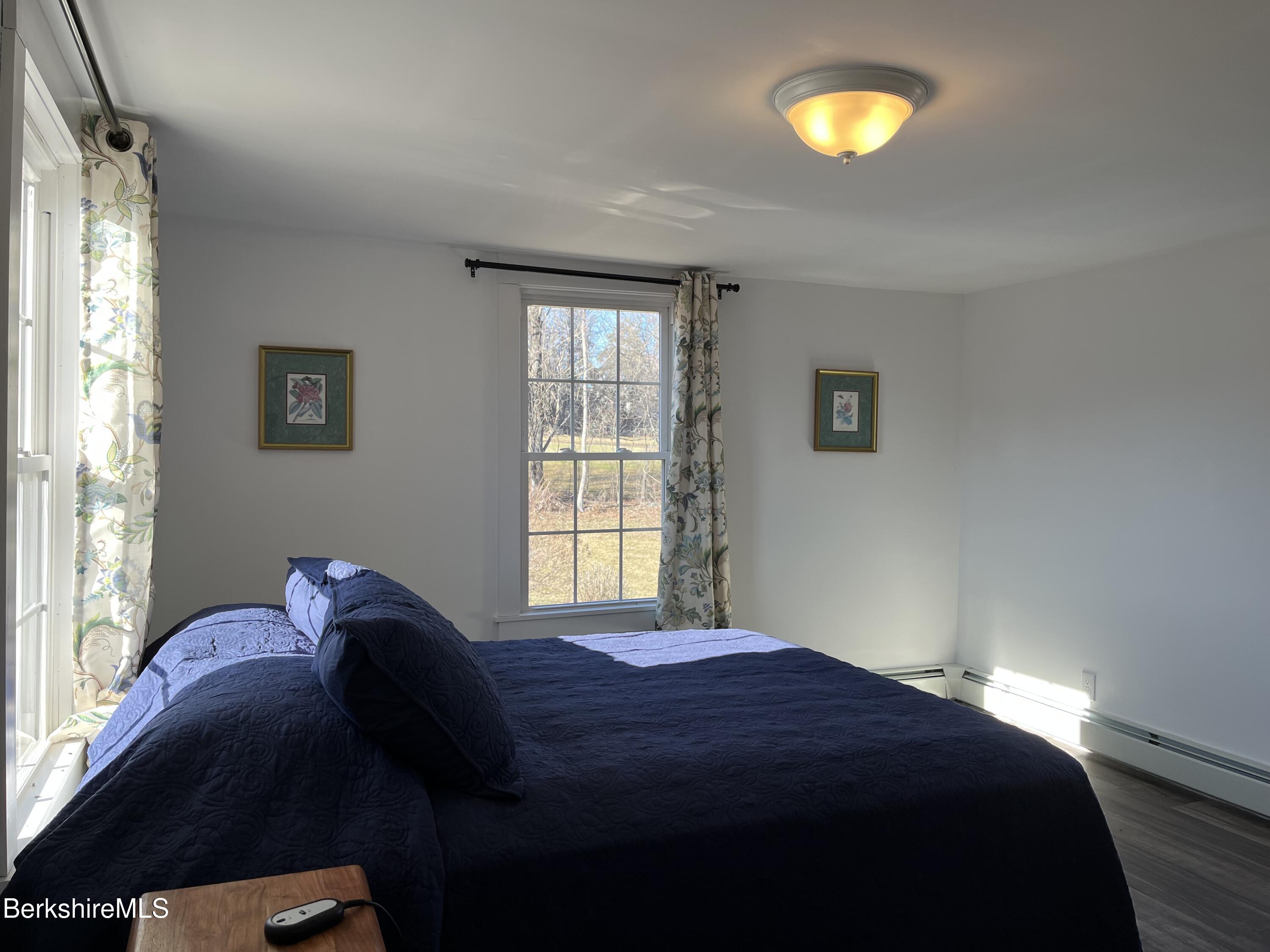 Pittsfield, Massachusetts 01201, United States, 2 Bedrooms Bedrooms, ,3 BathroomsBathrooms,Residential,Active,101026