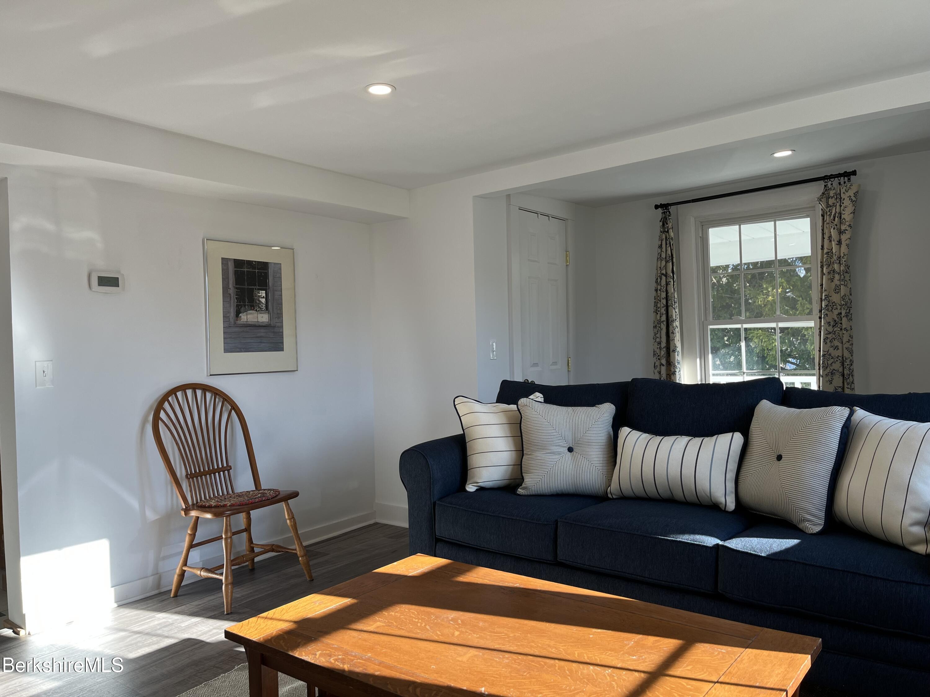 Pittsfield, Massachusetts 01201, United States, 2 Bedrooms Bedrooms, ,3 BathroomsBathrooms,Residential,Active,101026